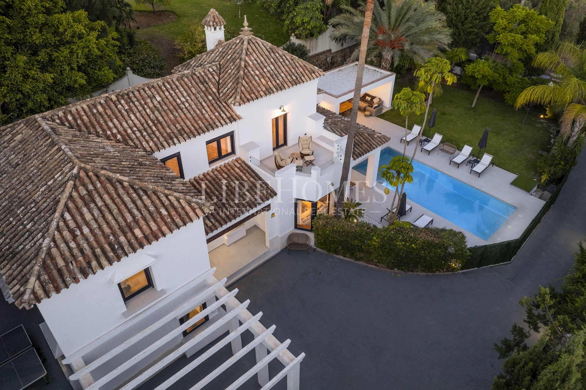 Villa moderne au charme andalou à Paraíso Alto, Benahavis