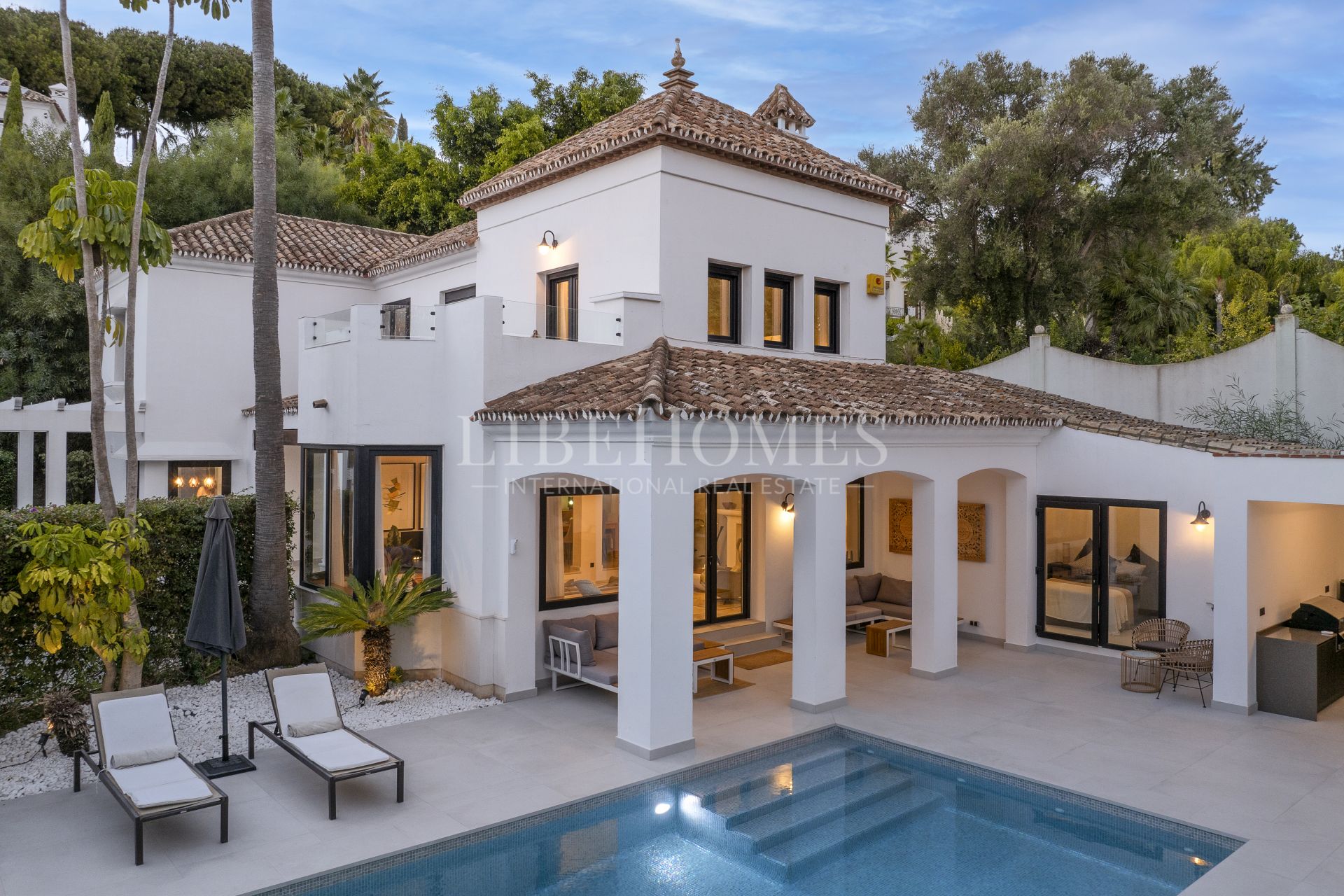 Villa moderne au charme andalou à Paraíso Alto, Benahavis