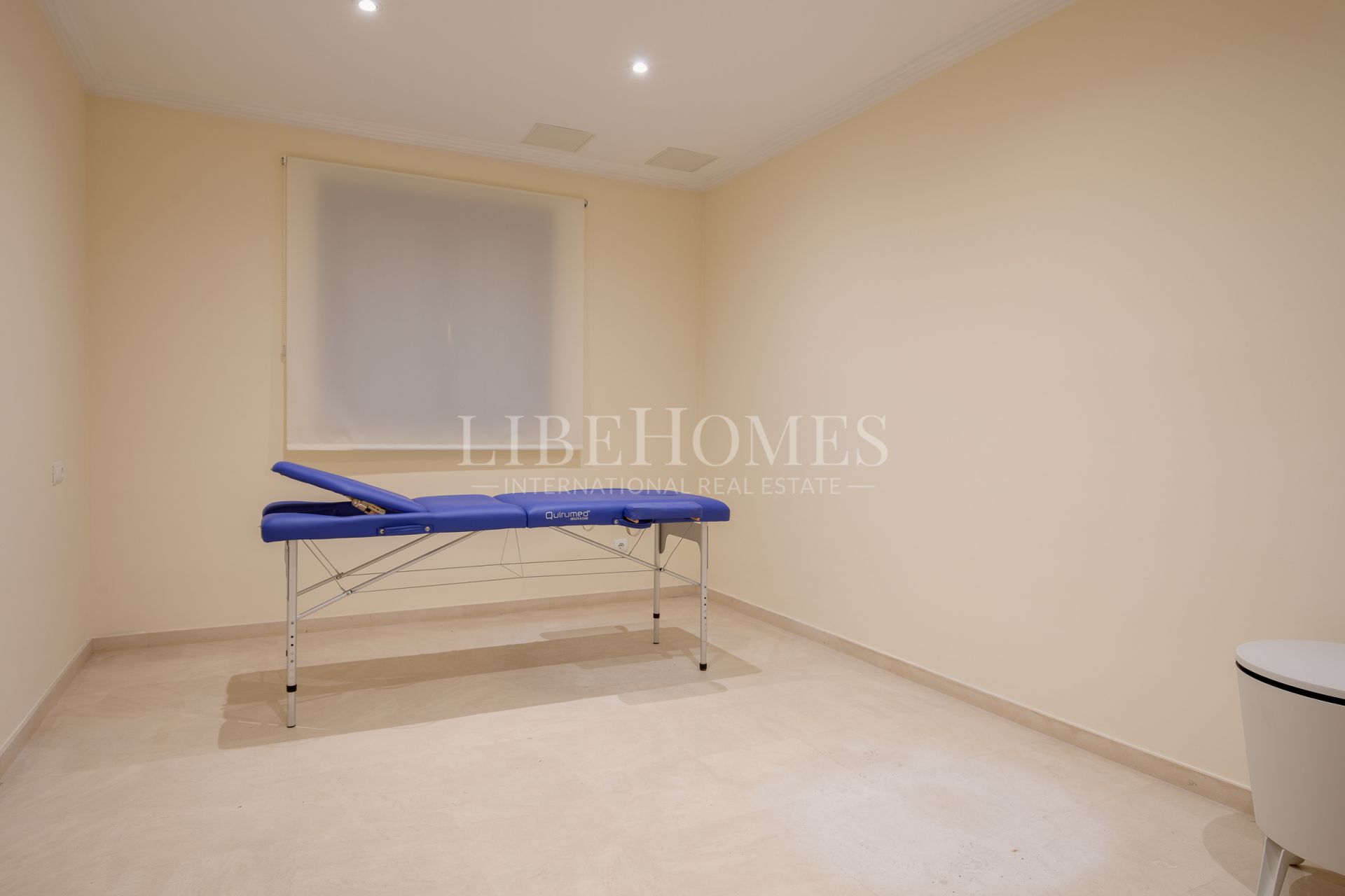 Вилла на продажу в Los Arqueros, Бенахавис