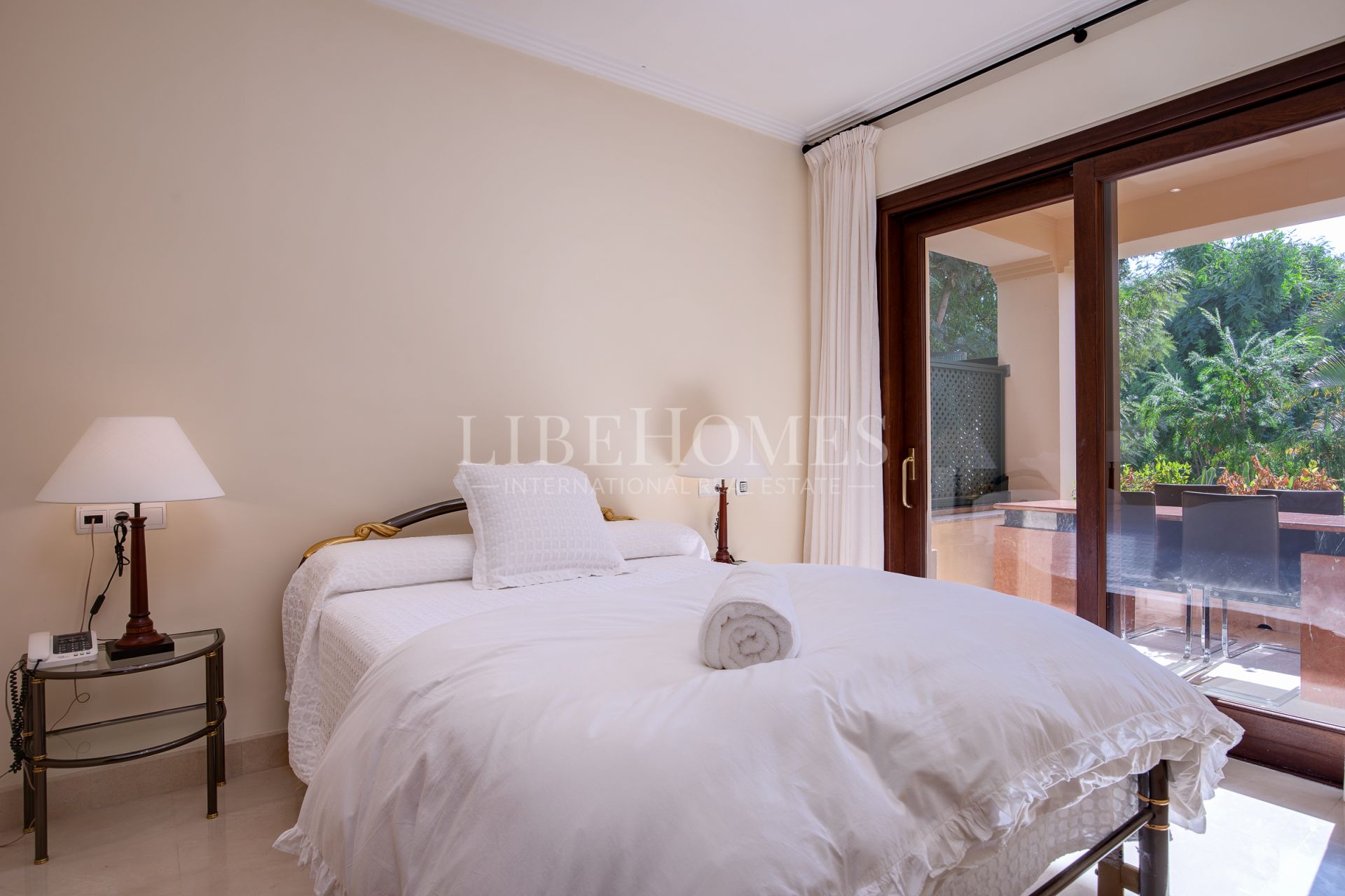 Вилла на продажу в Los Arqueros, Бенахавис