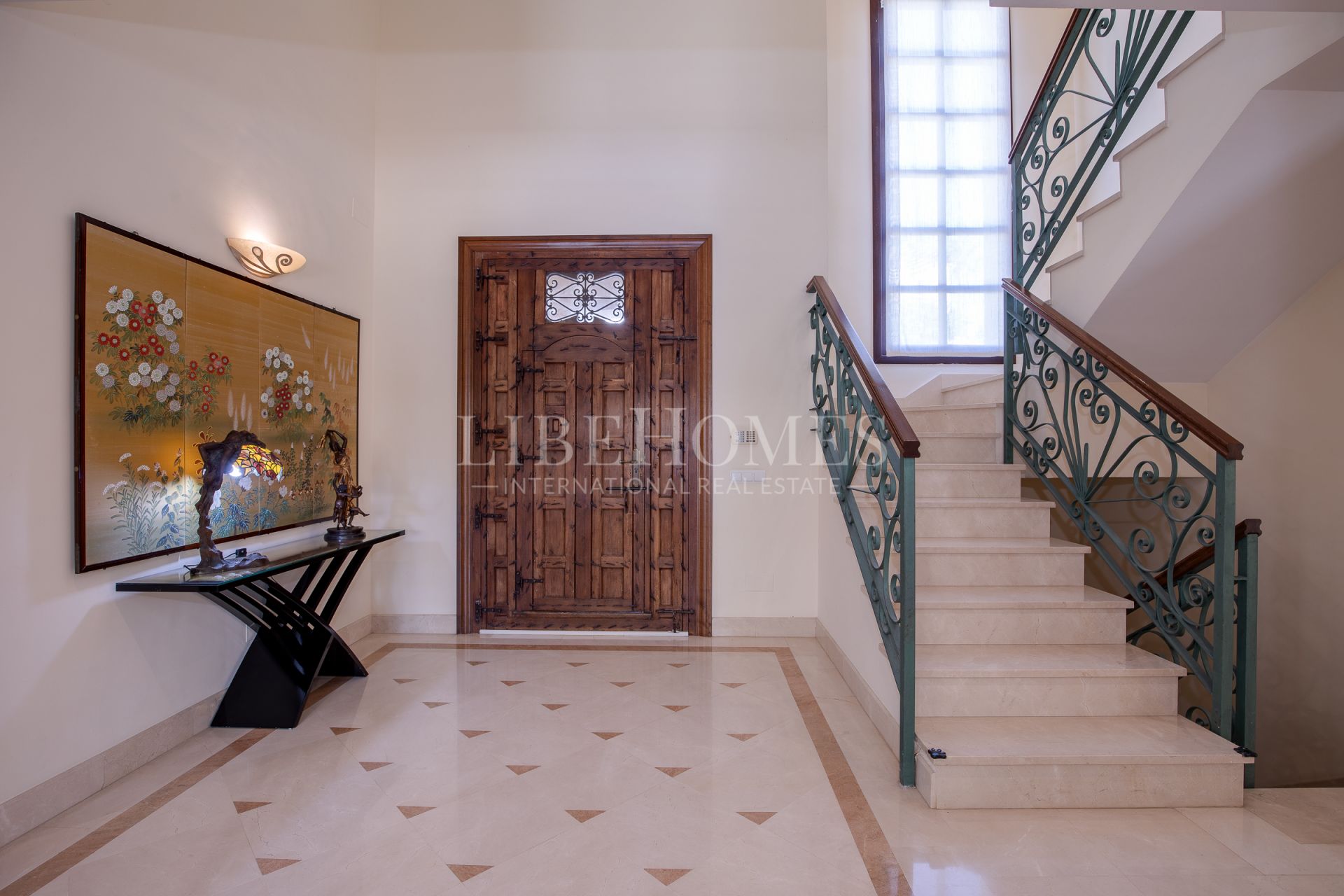 Вилла на продажу в Los Arqueros, Бенахавис