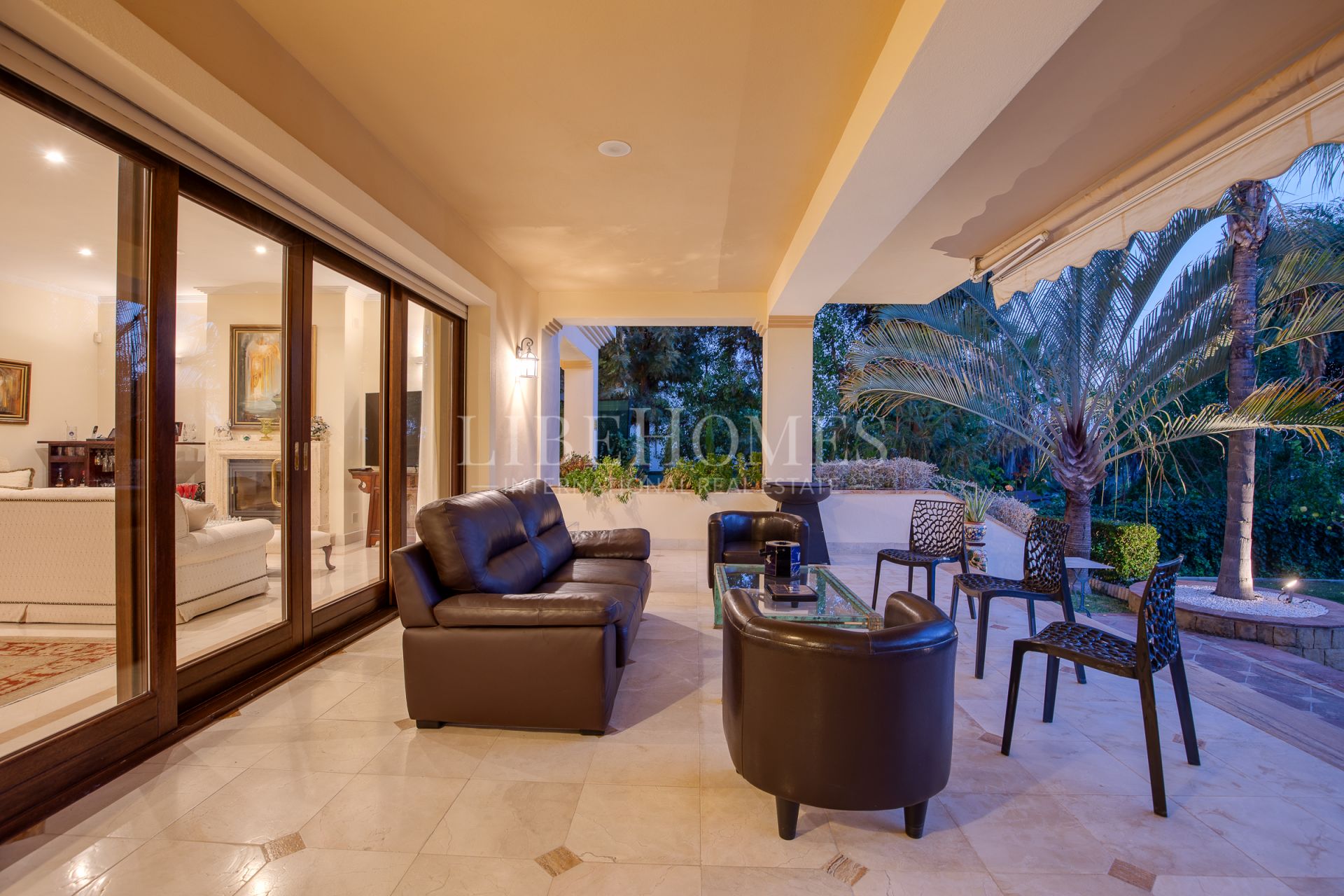 Вилла на продажу в Los Arqueros, Бенахавис