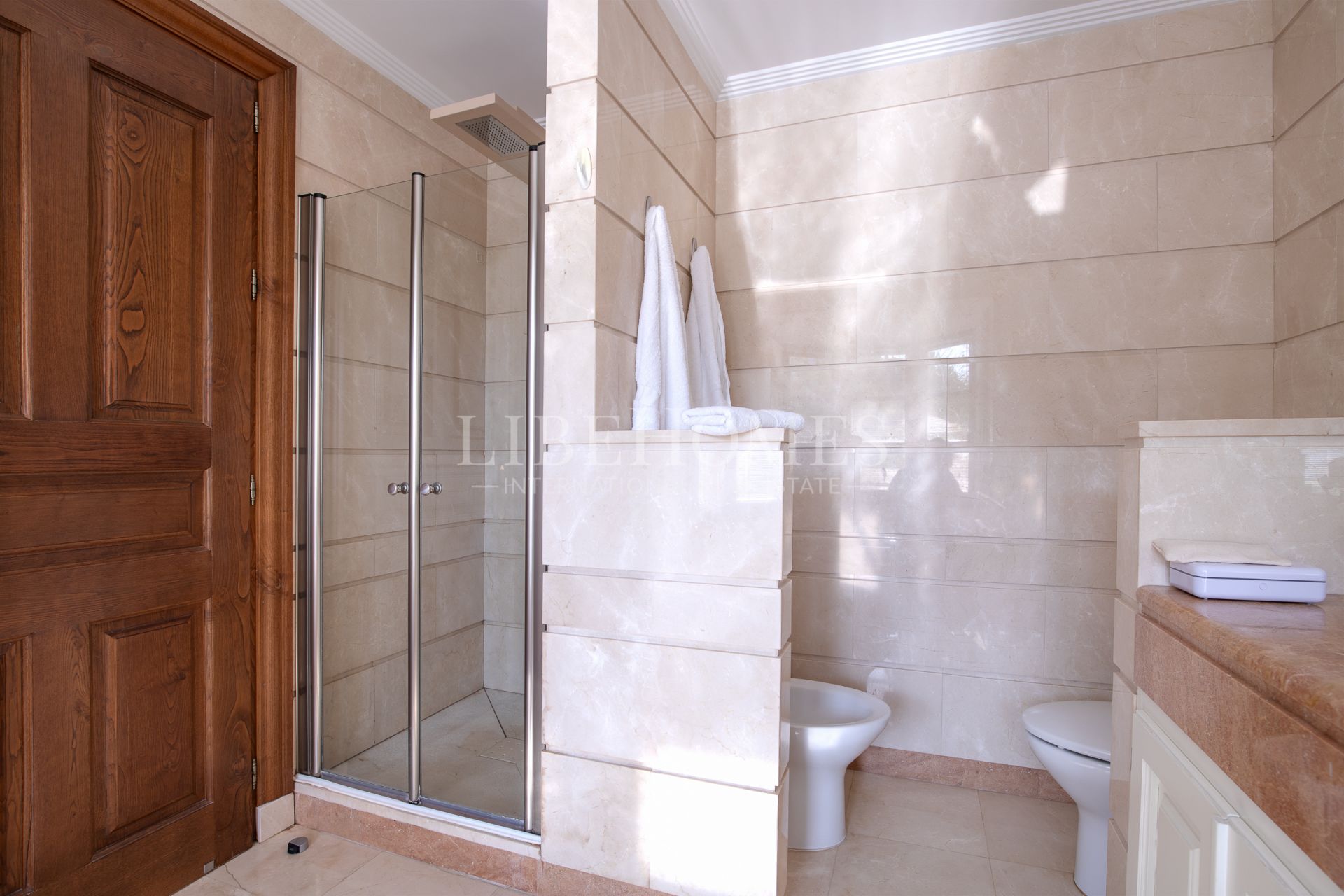 Вилла на продажу в Los Arqueros, Бенахавис