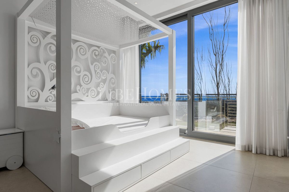 Villa de luxe moderne avec vue mer panoramique à La Quinta, Benahavis