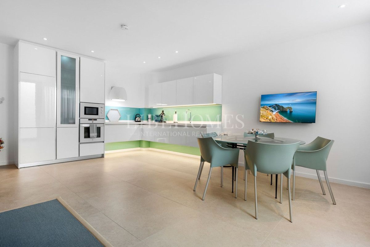 Villa de luxe moderne avec vue mer panoramique à La Quinta, Benahavis