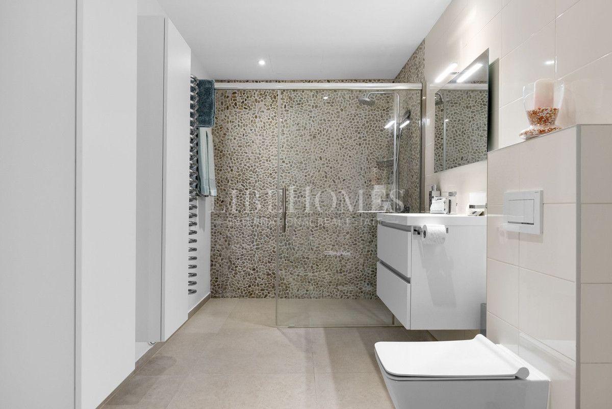 Villa de luxe moderne avec vue mer panoramique à La Quinta, Benahavis