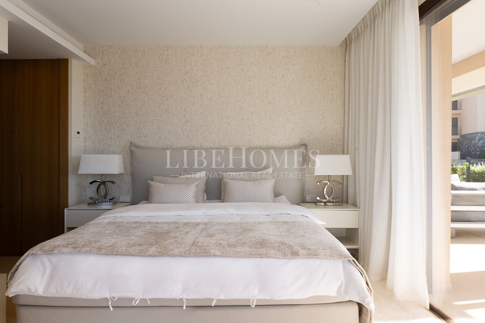 Апартамент на нижнем этаже на продажу в Real de La Quinta, Бенахавис