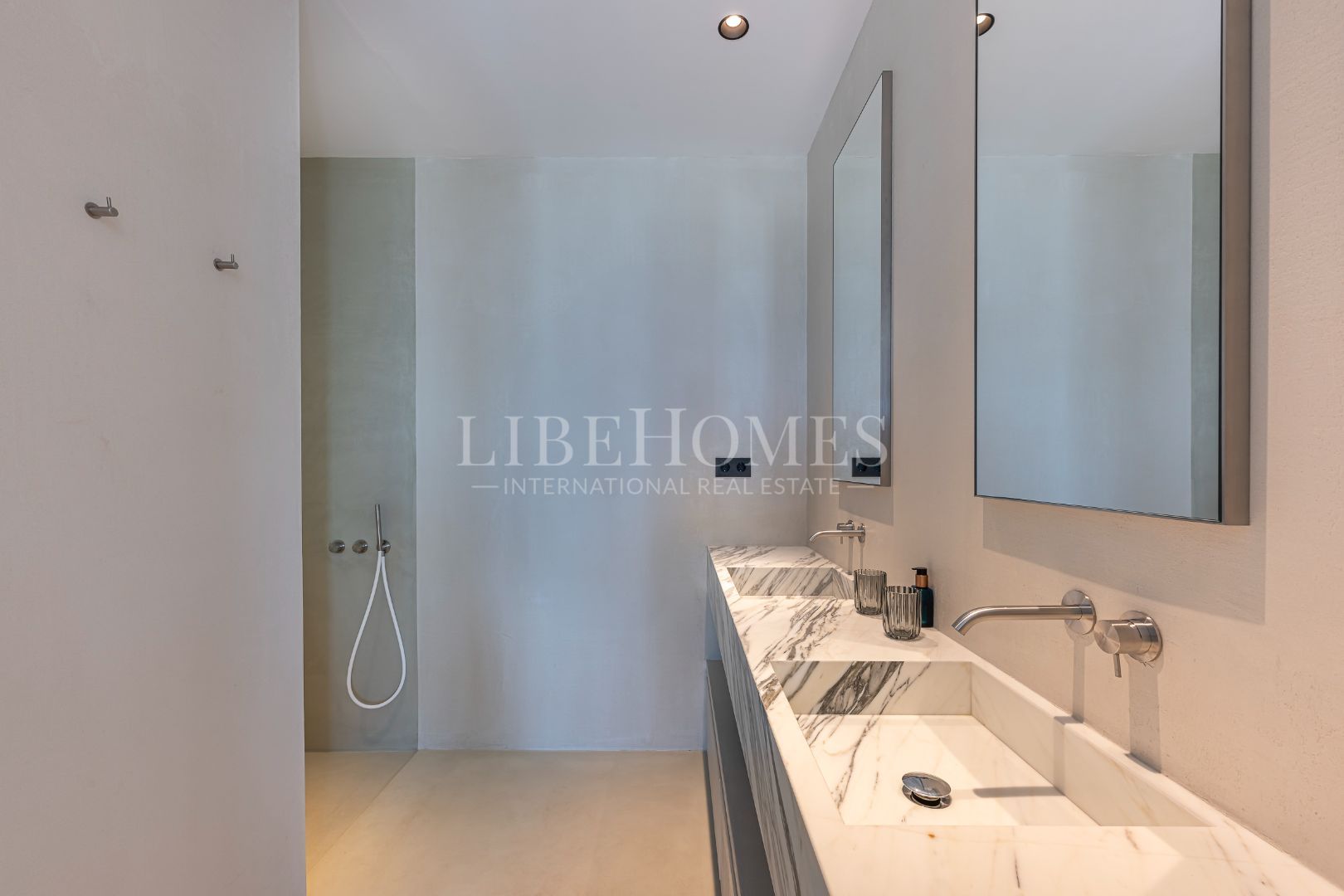 Apartamento con vistas panorámicas al mar en Byu Hills, Benahavis