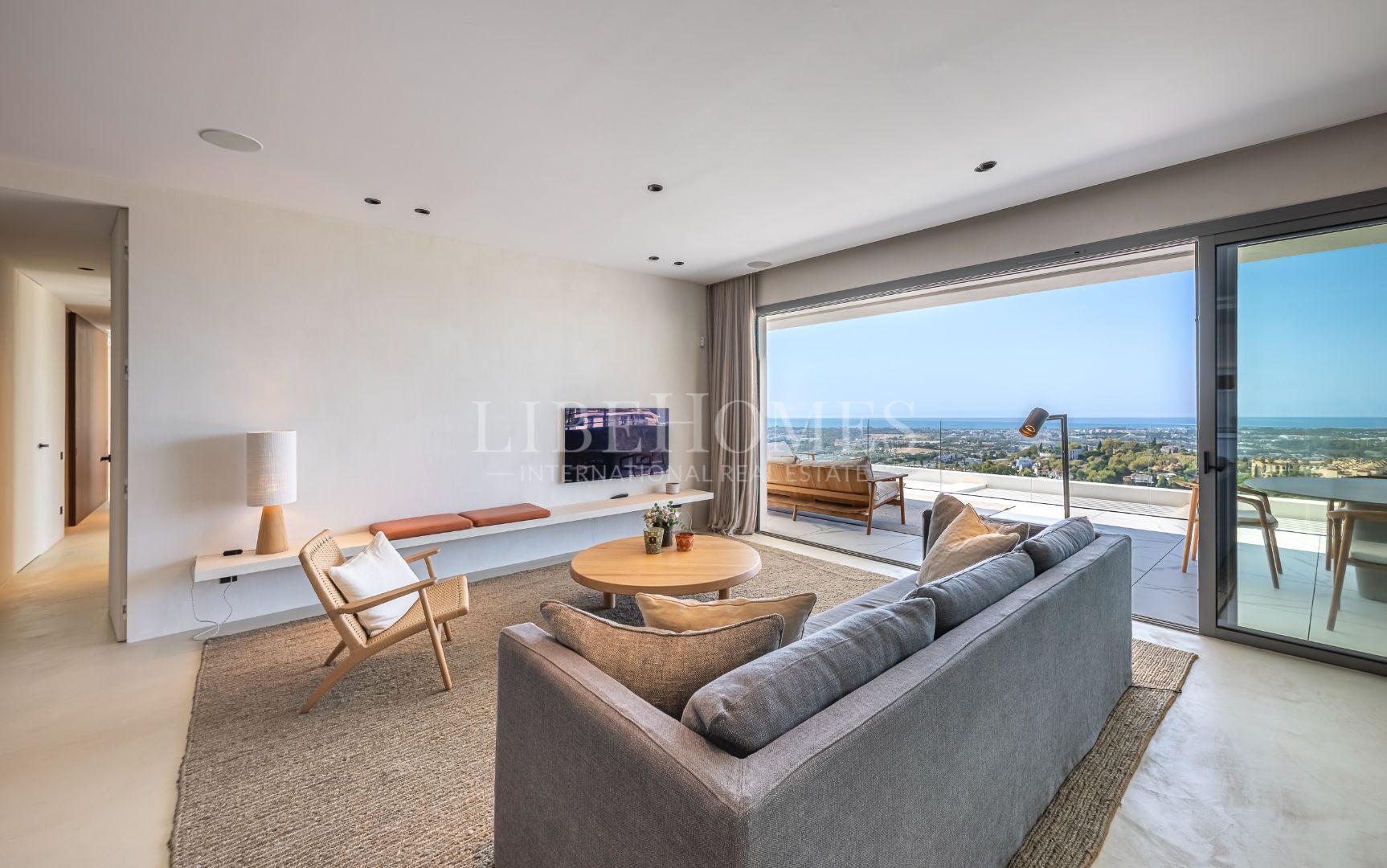 Apartamento con vistas panorámicas al mar en Byu Hills, Benahavis