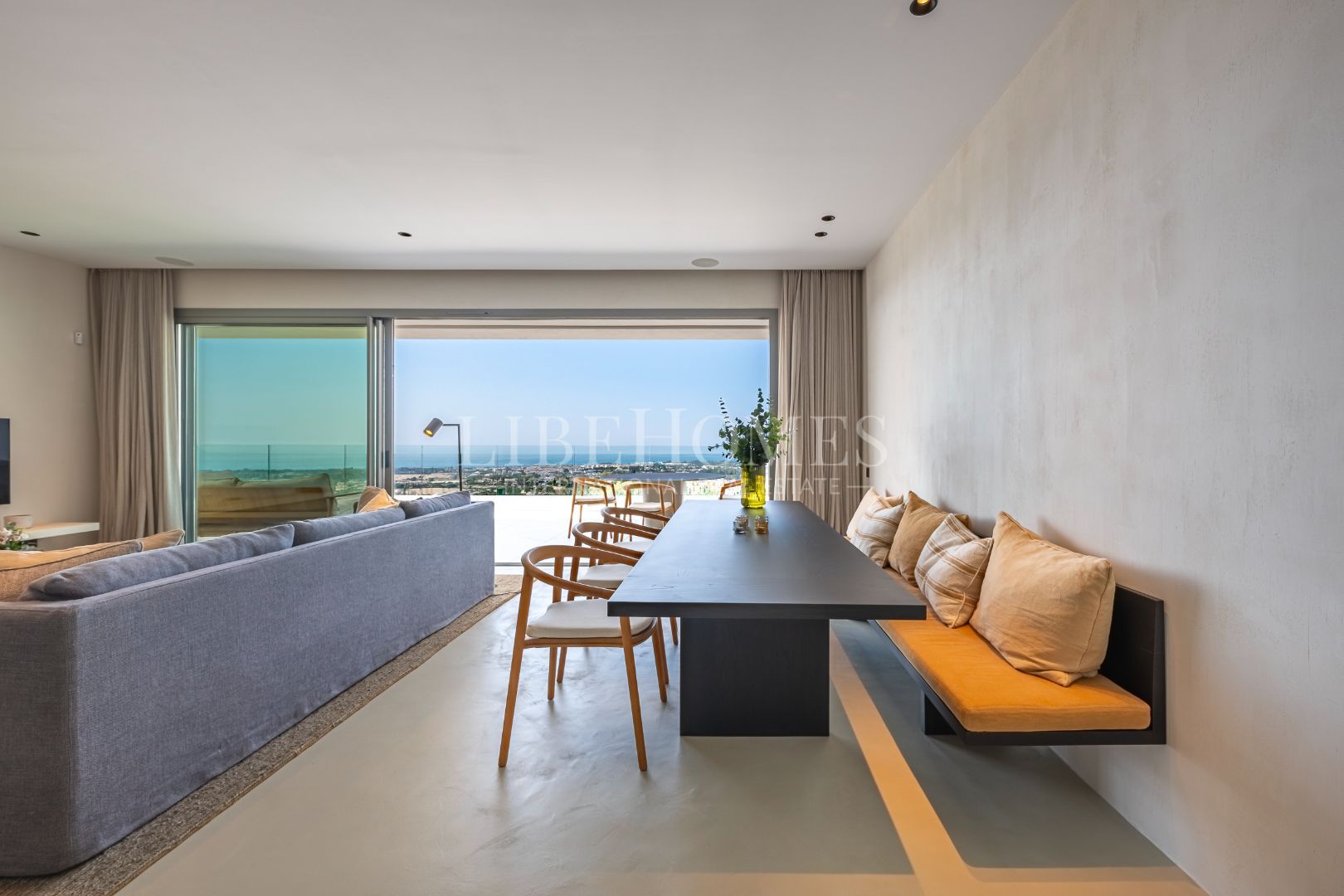 Apartamento con vistas panorámicas al mar en Byu Hills, Benahavis