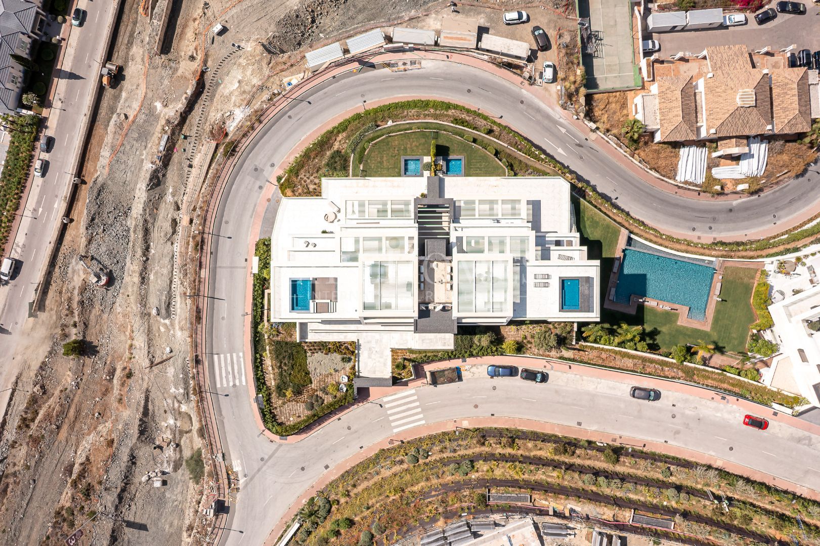 Apartamento con vistas panorámicas al mar en Byu Hills, Benahavis