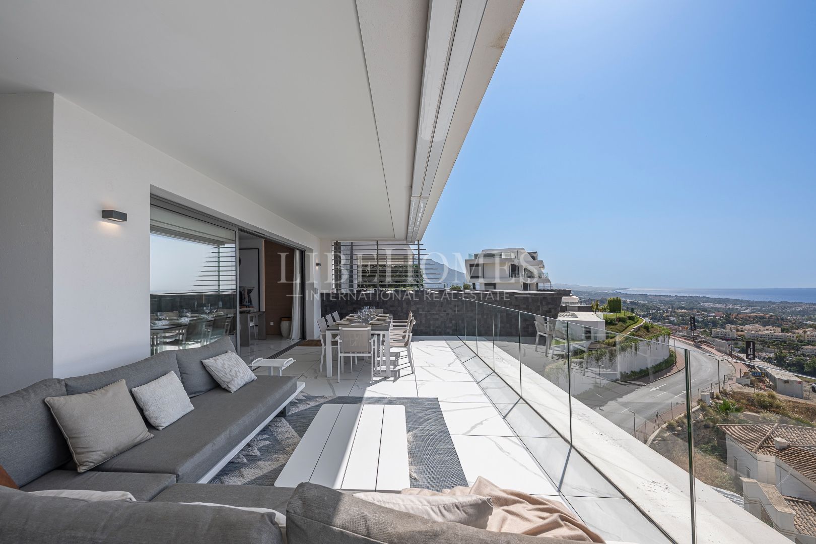 Апартамент на продажу в Byu Hills, Бенахавис