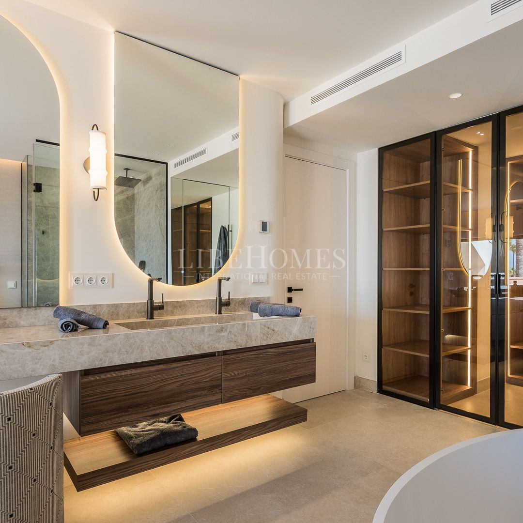 Beachfront penthouse with sea views, New Golden Mile, Estepona