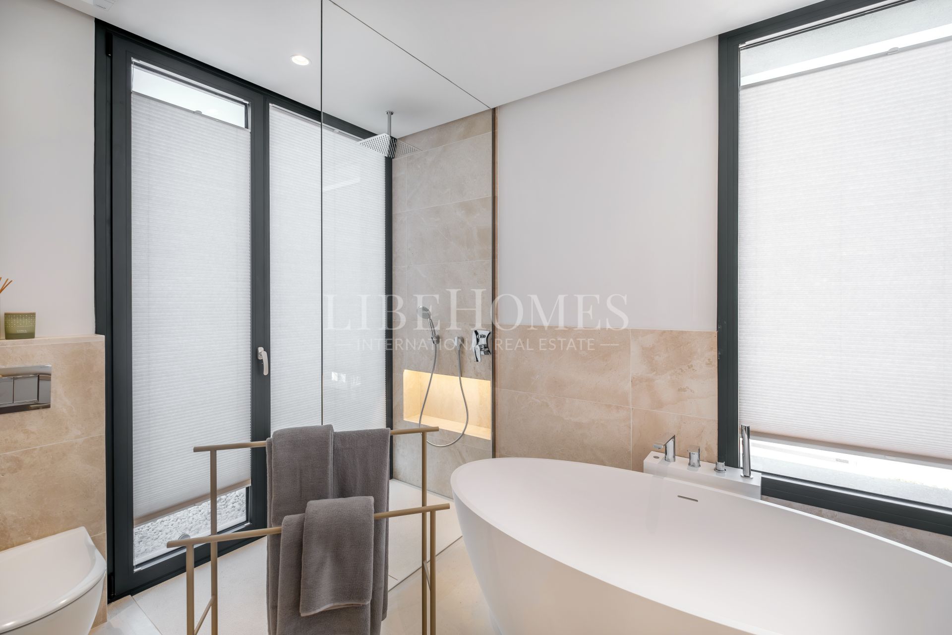 Modern luxury villa in El Paraiso, New Golden Mile, Estepona