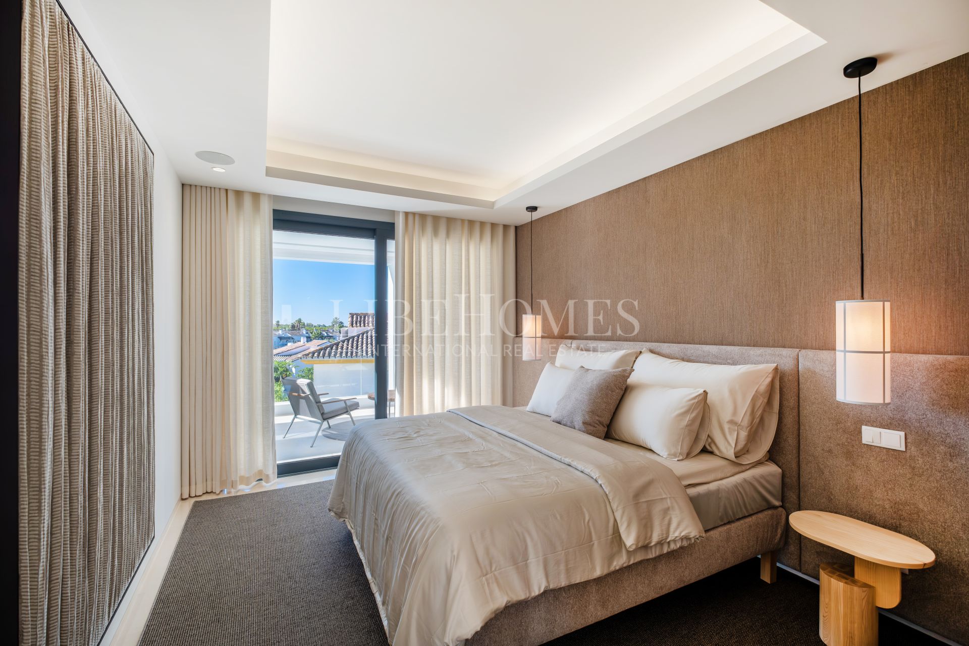 Modern luxury villa in El Paraiso, New Golden Mile, Estepona