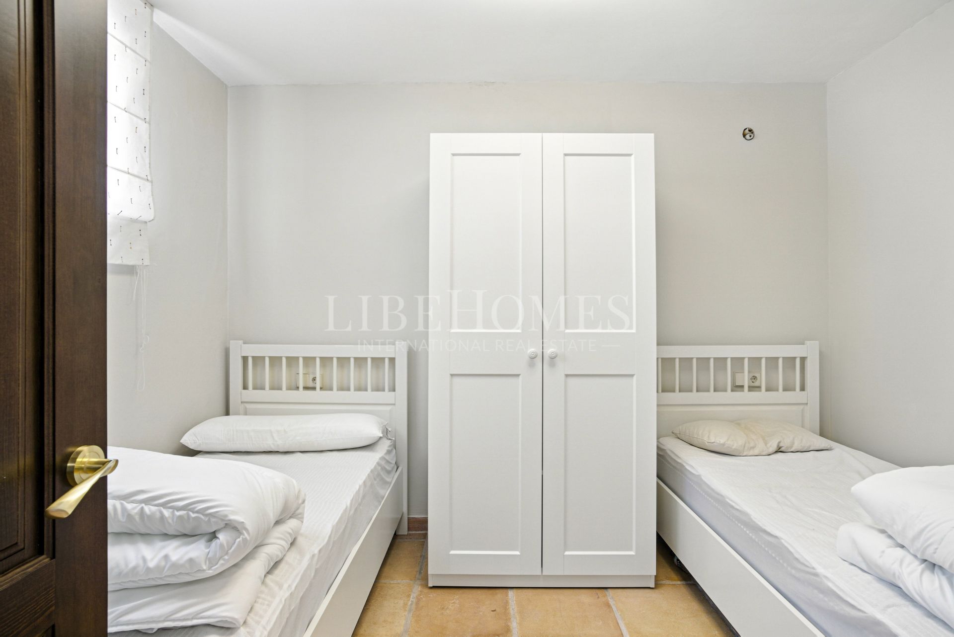 Вилла на продажу в Estepona Hills, Эстепона (вся)