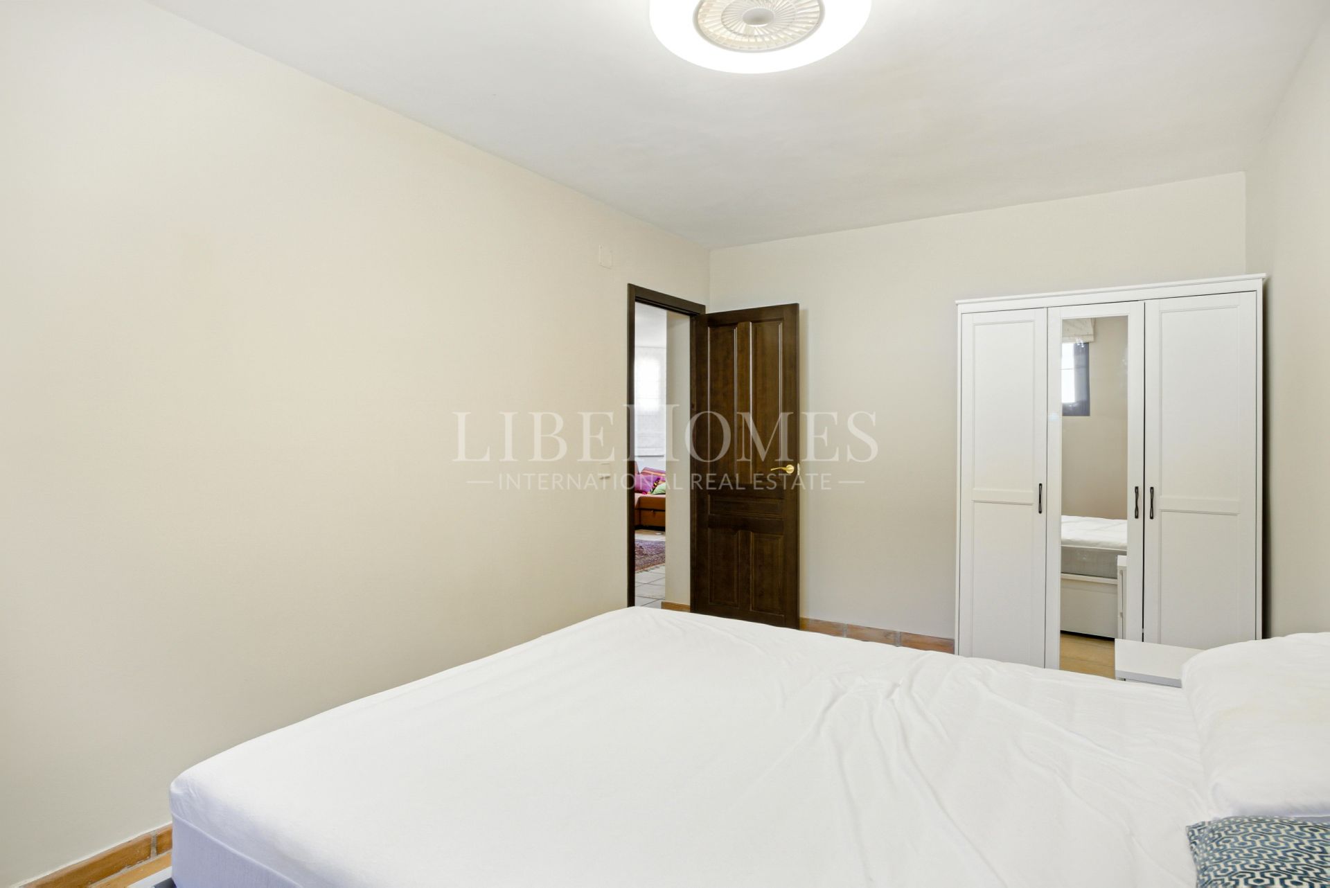 Вилла на продажу в Estepona Hills, Эстепона (вся)