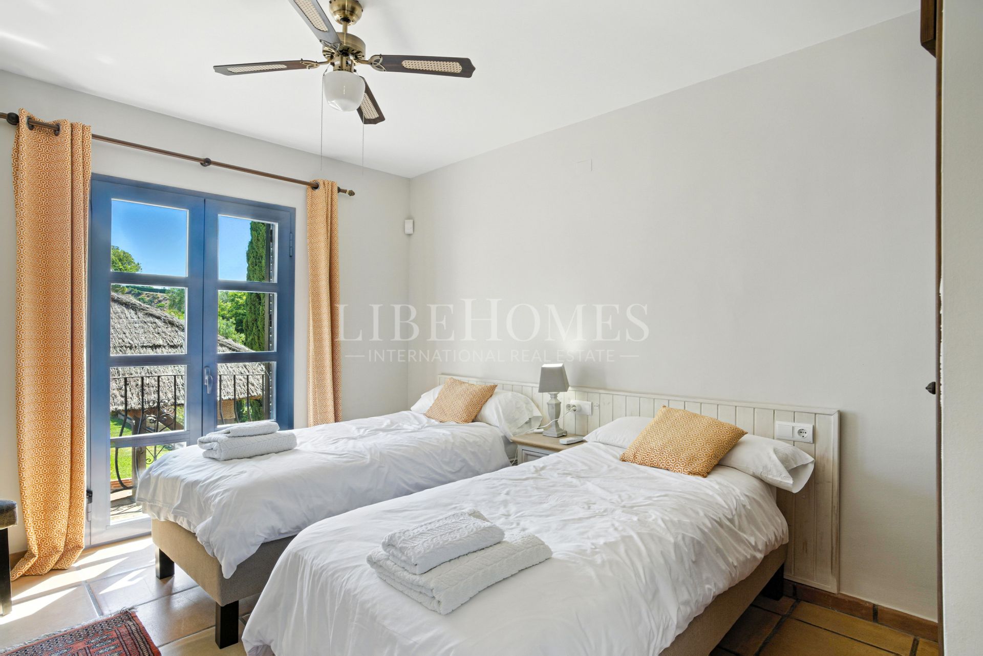 Вилла на продажу в Estepona Hills, Эстепона (вся)