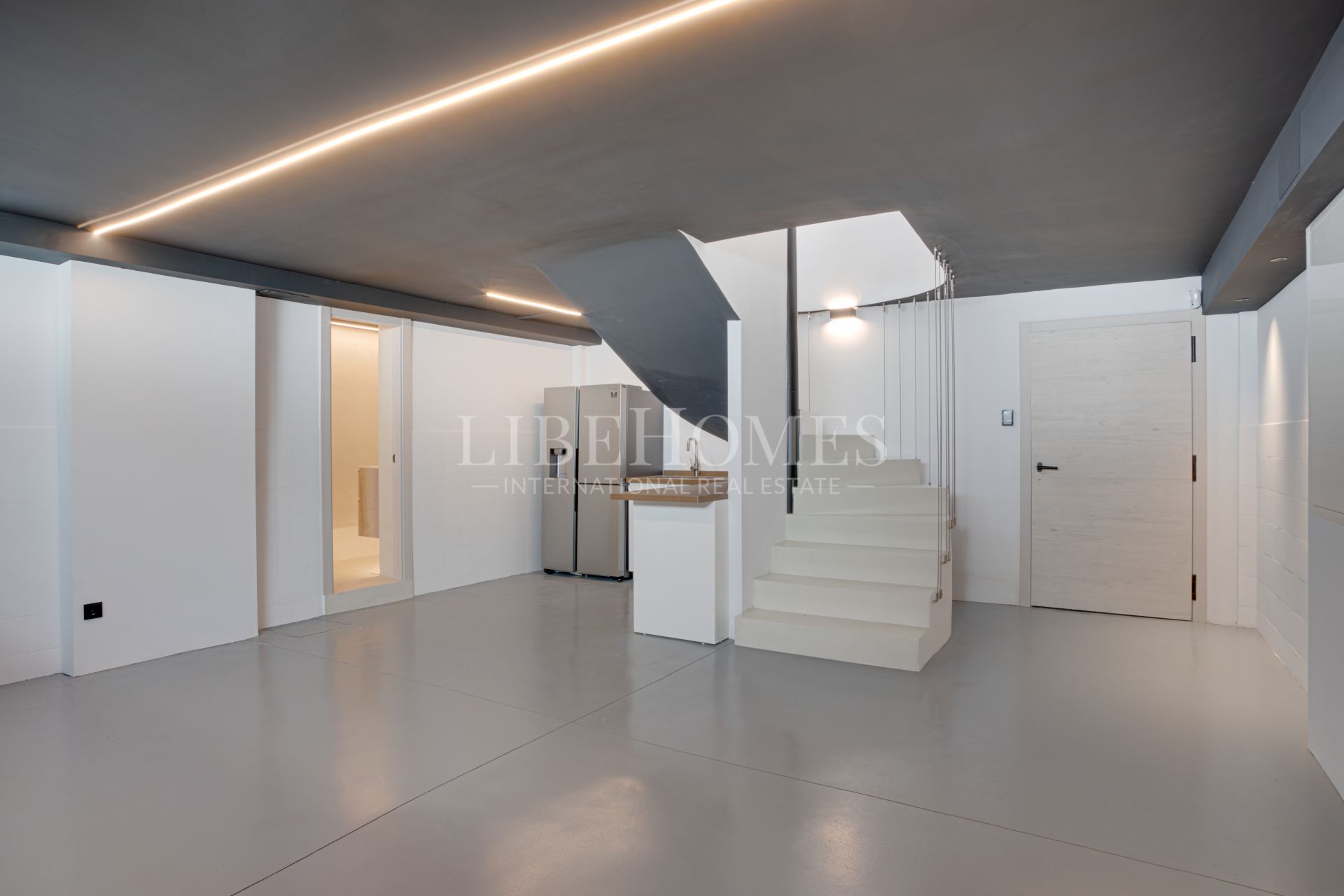 Stunning, modern-style beachside villa, New Golden Mile, Estepona