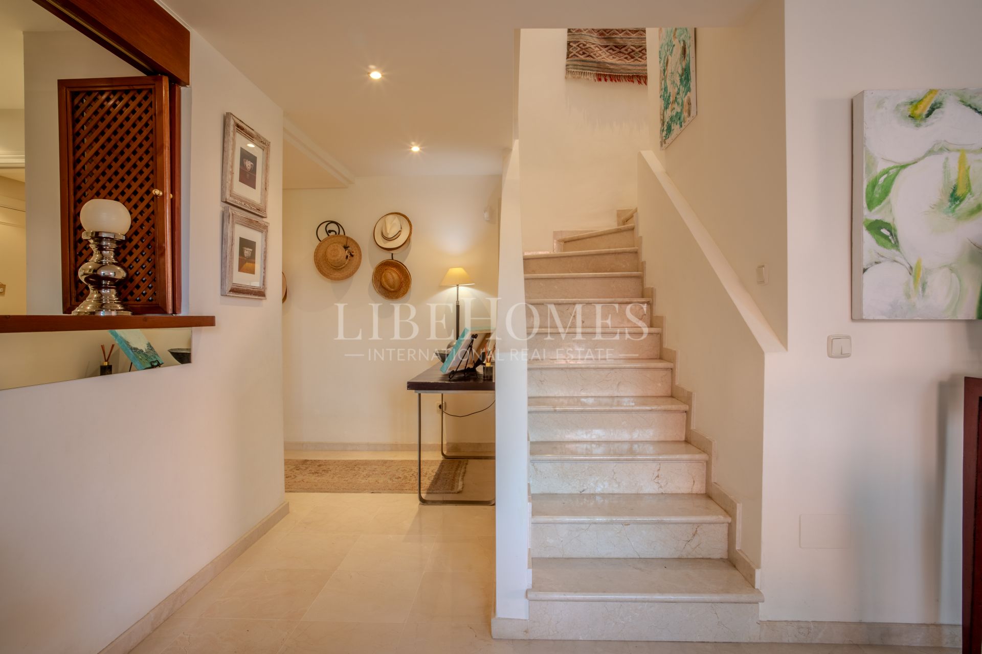 Duplex penthouse, 1ère ligne plage, vue mer, New Golden Mile, Estepona