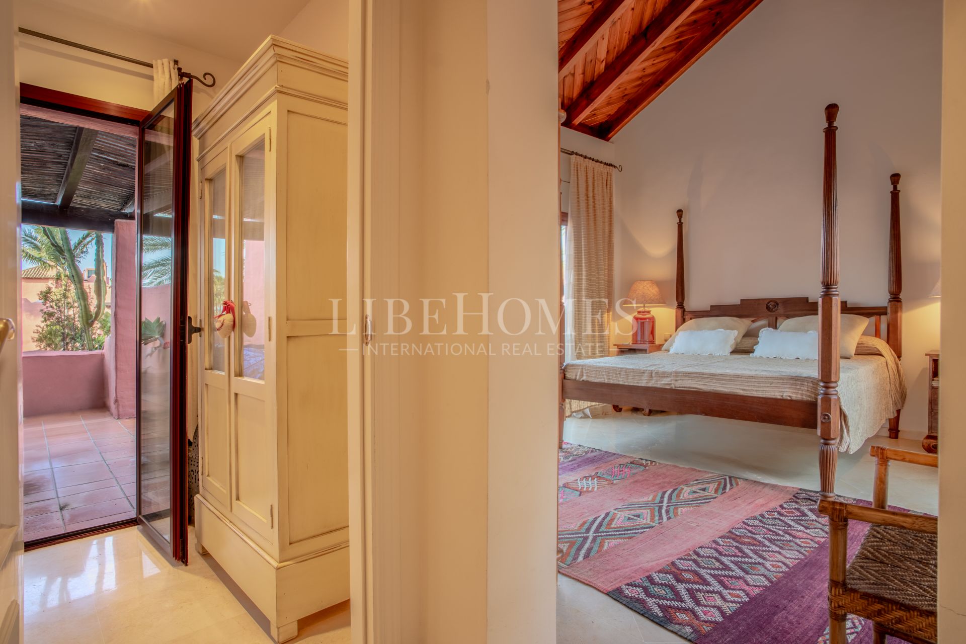 Duplex penthouse, 1ère ligne plage, vue mer, New Golden Mile, Estepona