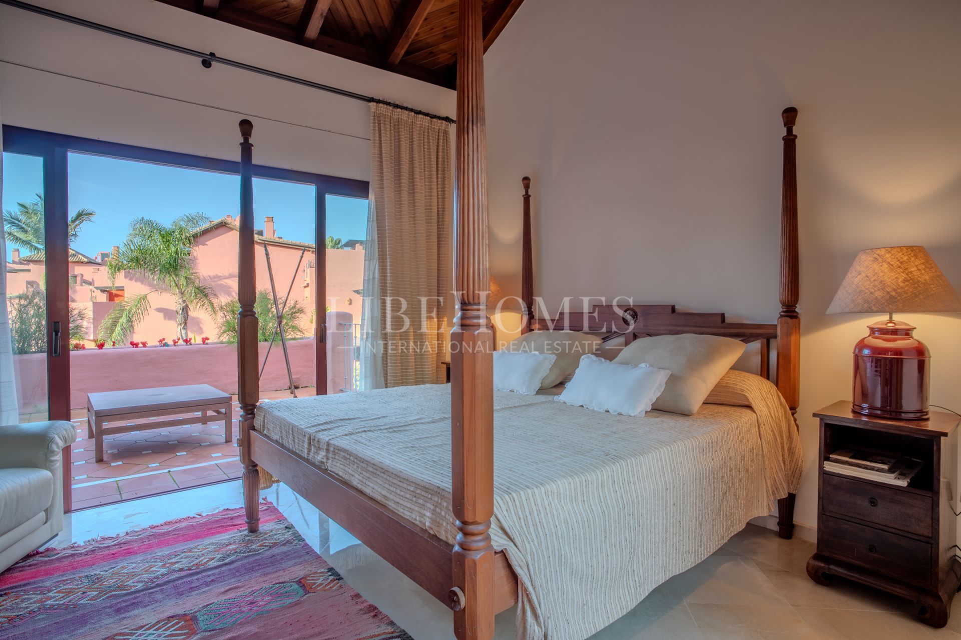 Duplex penthouse, 1ère ligne plage, vue mer, New Golden Mile, Estepona