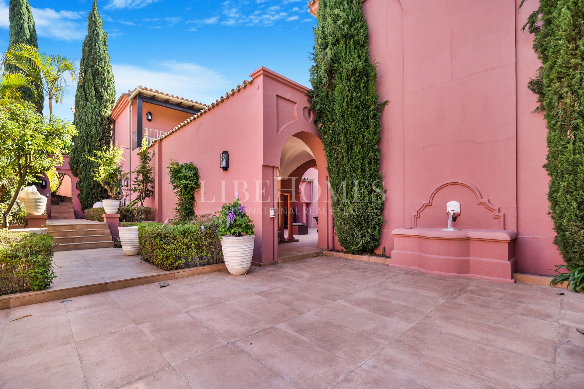 Villa con impresionantes vistas al mar, Hacienda Las Chapas, Marbella