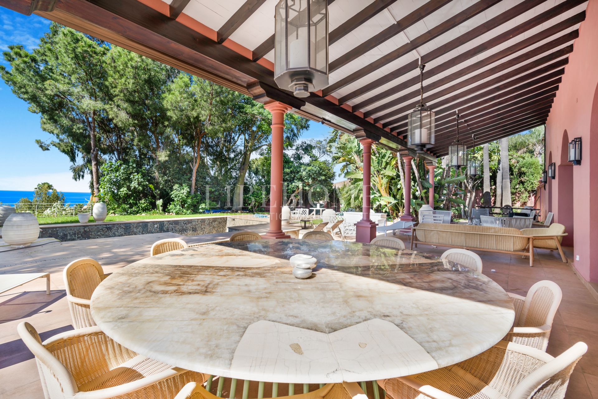 Villa con impresionantes vistas al mar, Hacienda Las Chapas, Marbella