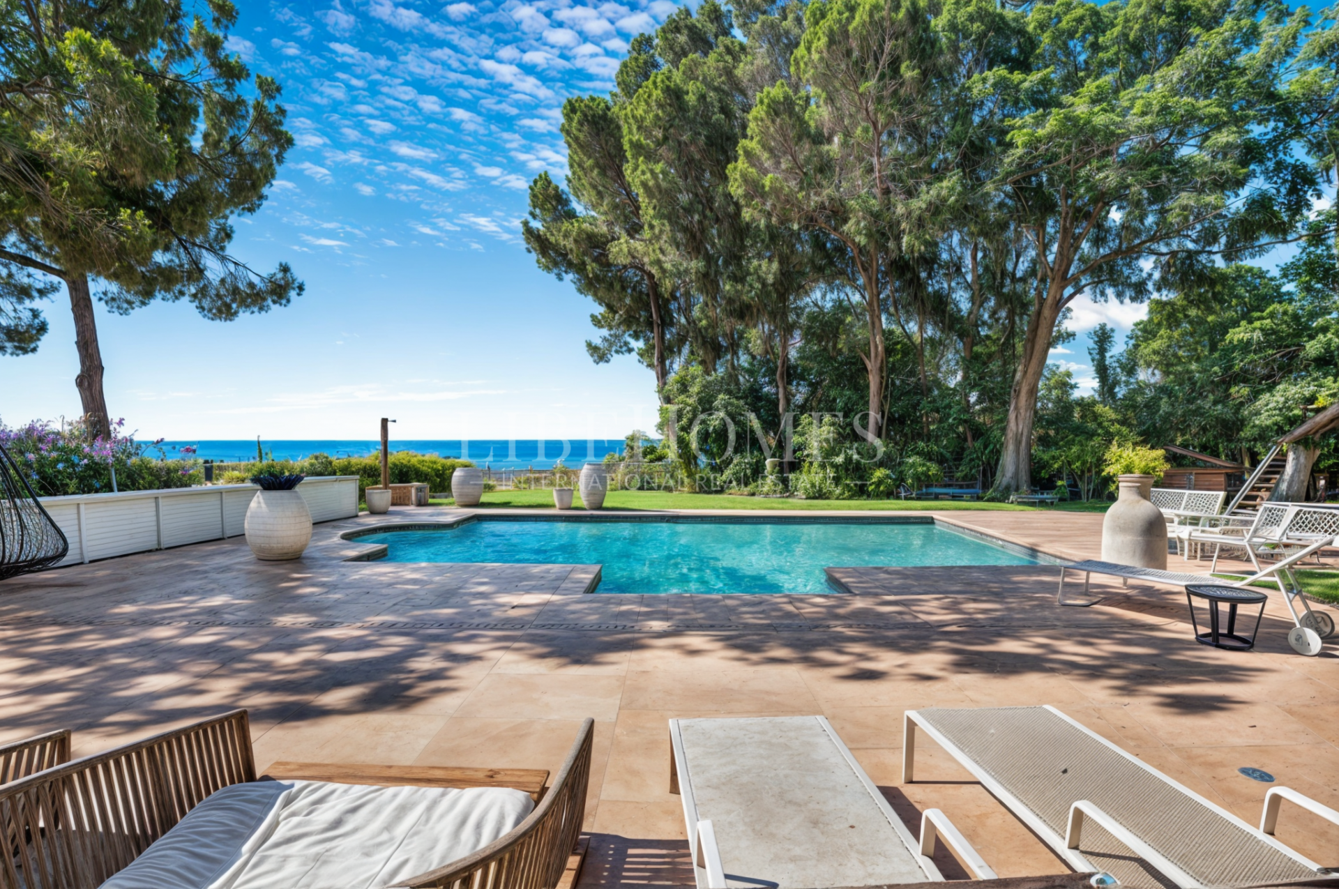 Villa con impresionantes vistas al mar, Hacienda Las Chapas, Marbella