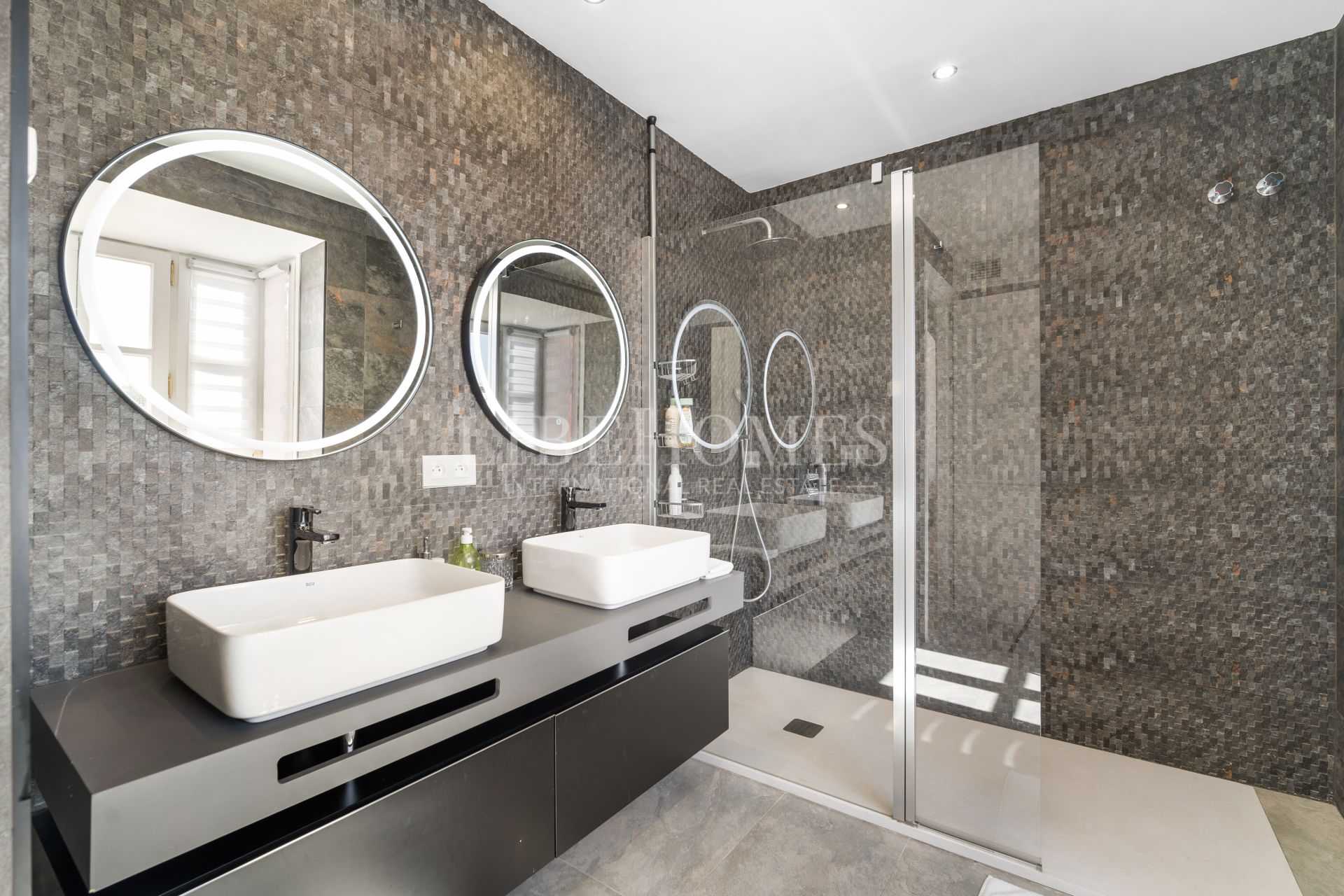 Villa con impresionantes vistas al mar, Hacienda Las Chapas, Marbella