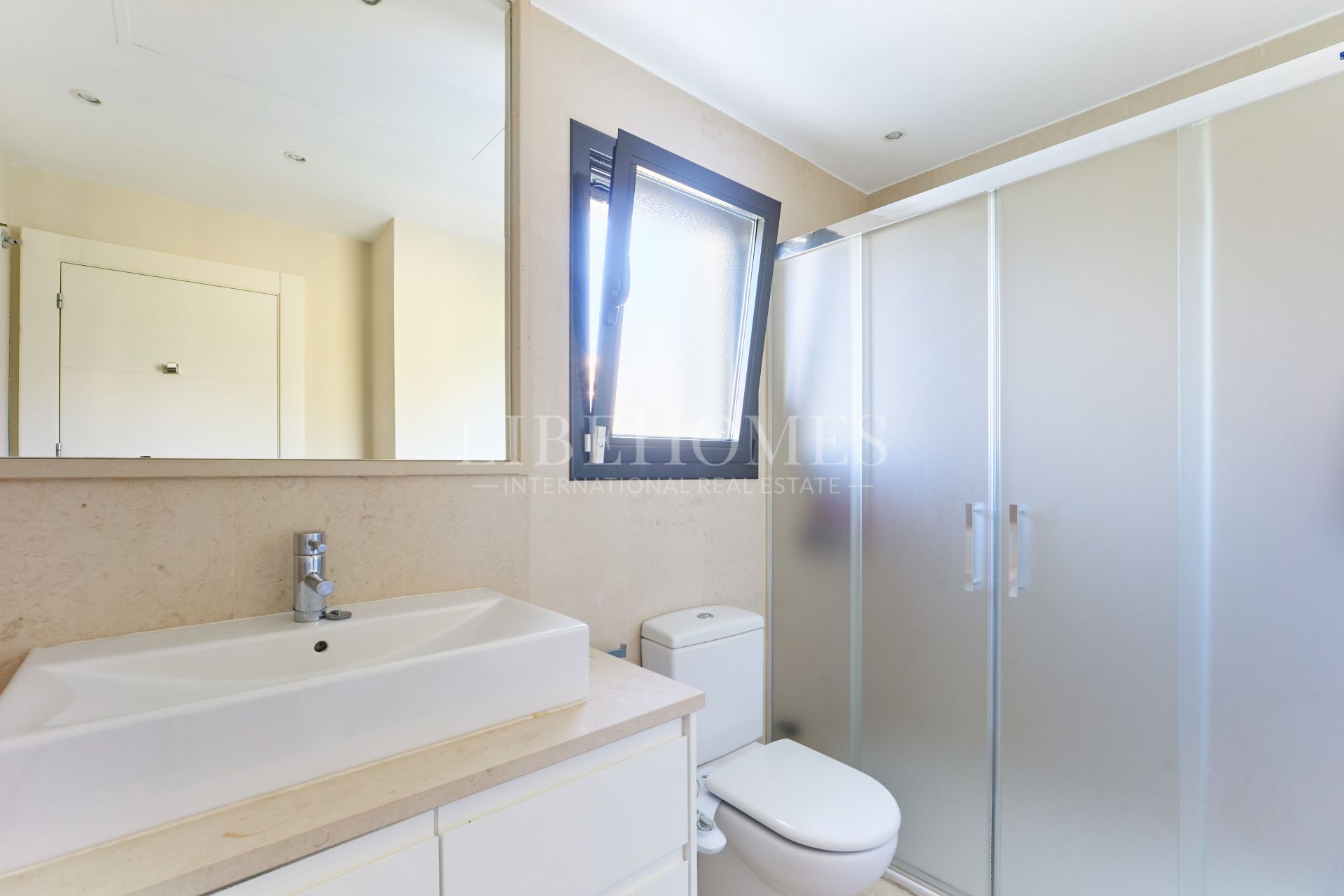 Пентхаус на продажу в ВОСТОЧНАЯ ЭСТЕПОНА, Эстепона (вся)