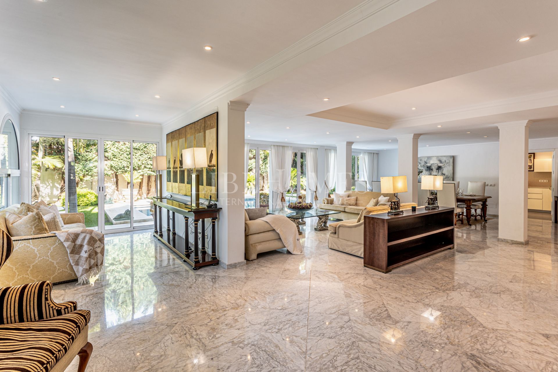 Luxury villa with sea views in Los Monteros Playa, Marbella East