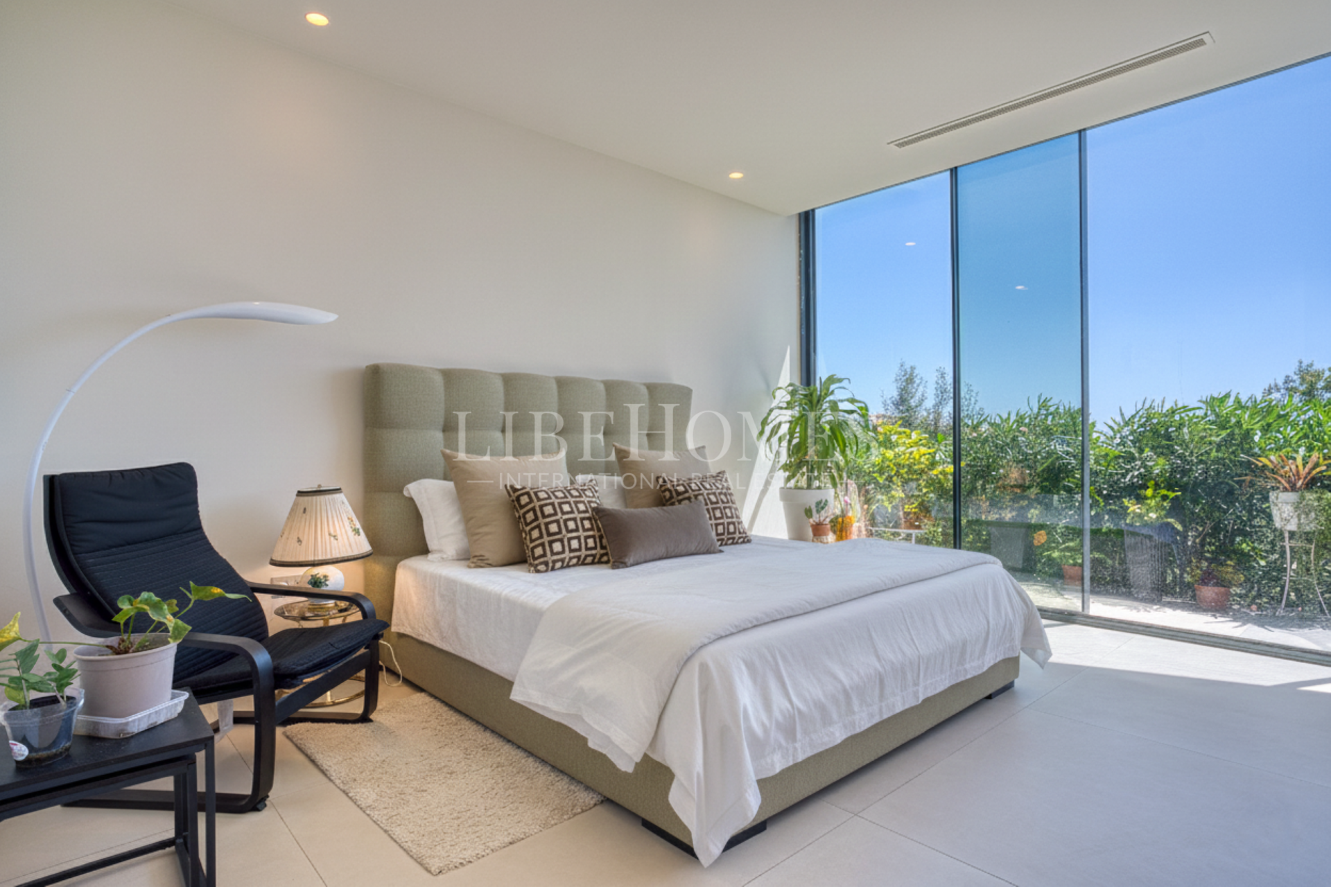 Villa with panoramic sea views in Altos de Los Monteros, Marbella