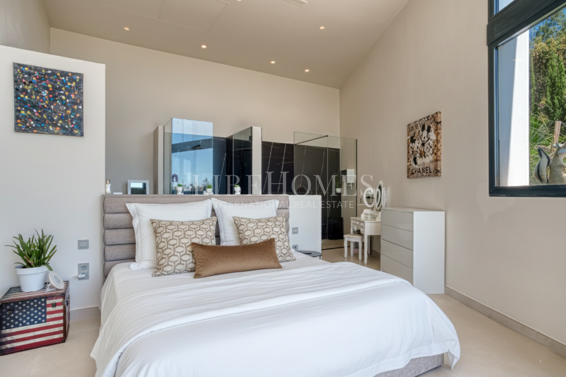 Villa with panoramic sea views in Altos de Los Monteros, Marbella