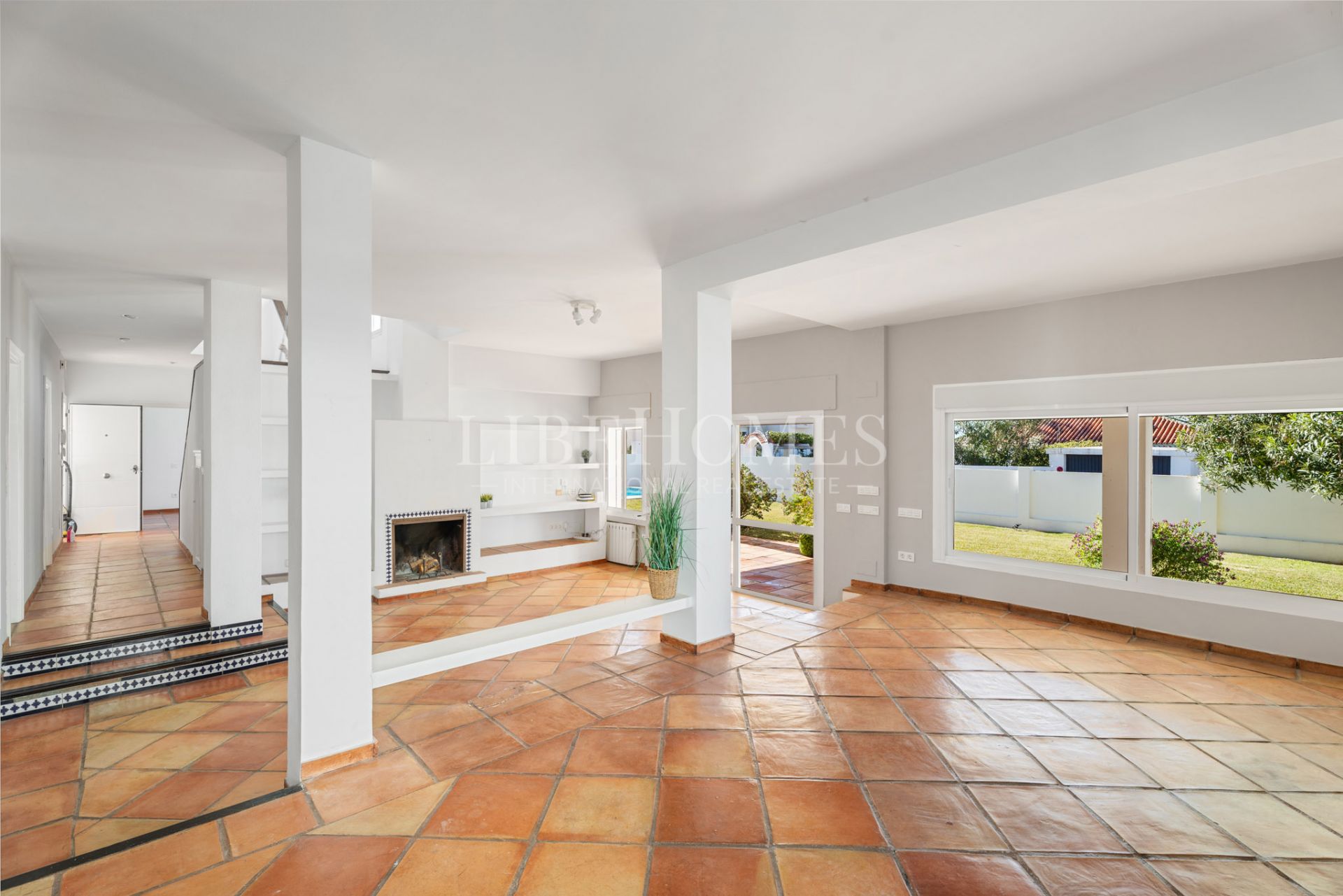 Вилла на продажу в Marbesa, Восточная Марбелья