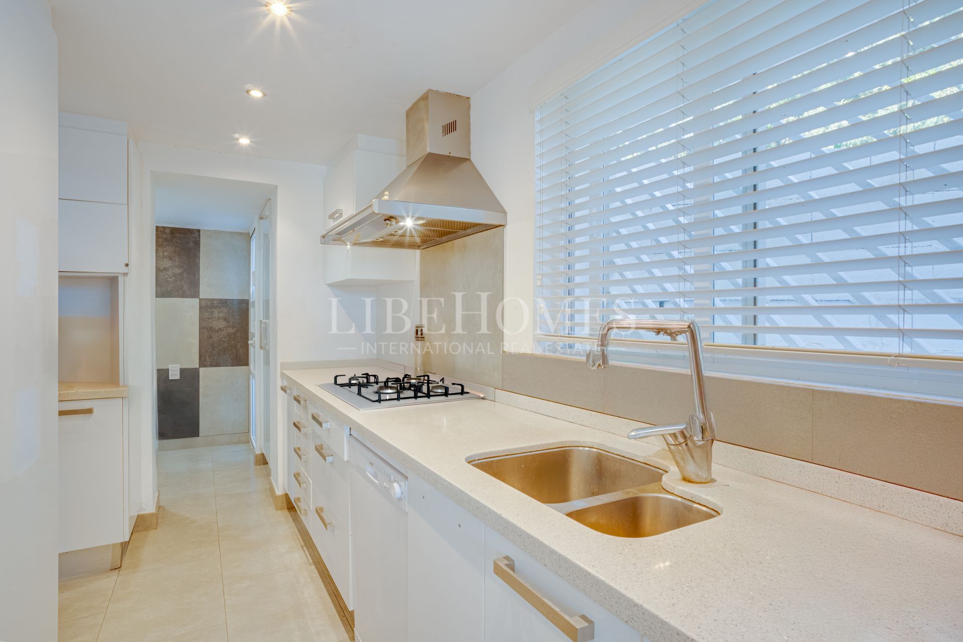 Eight bedroom villa with panoramic sea views in Elviria, Marbella