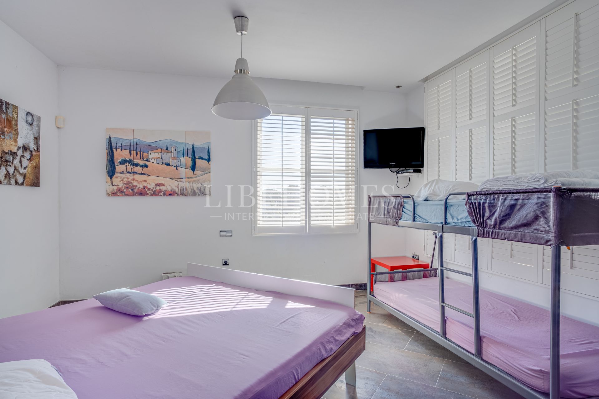 Eight bedroom villa with panoramic sea views in Elviria, Marbella