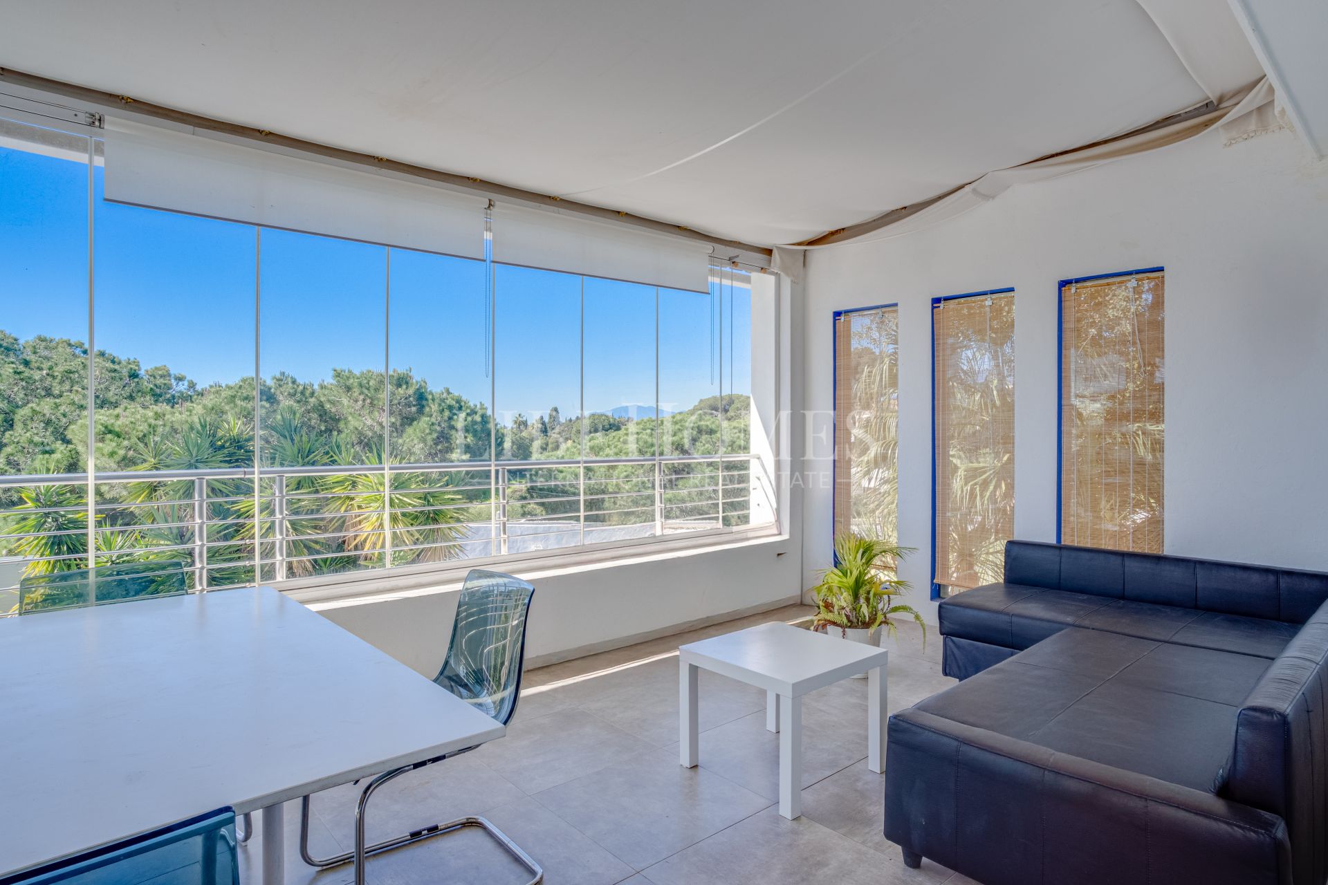 Eight bedroom villa with panoramic sea views in Elviria, Marbella