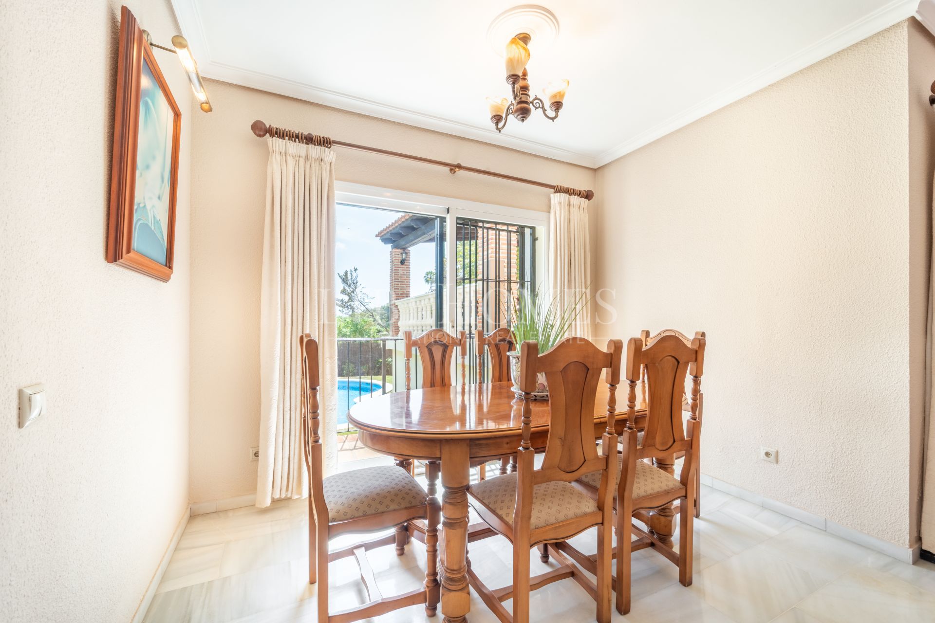 Beautiful Andalusian-style villa for sale in El Rosario, Marbella