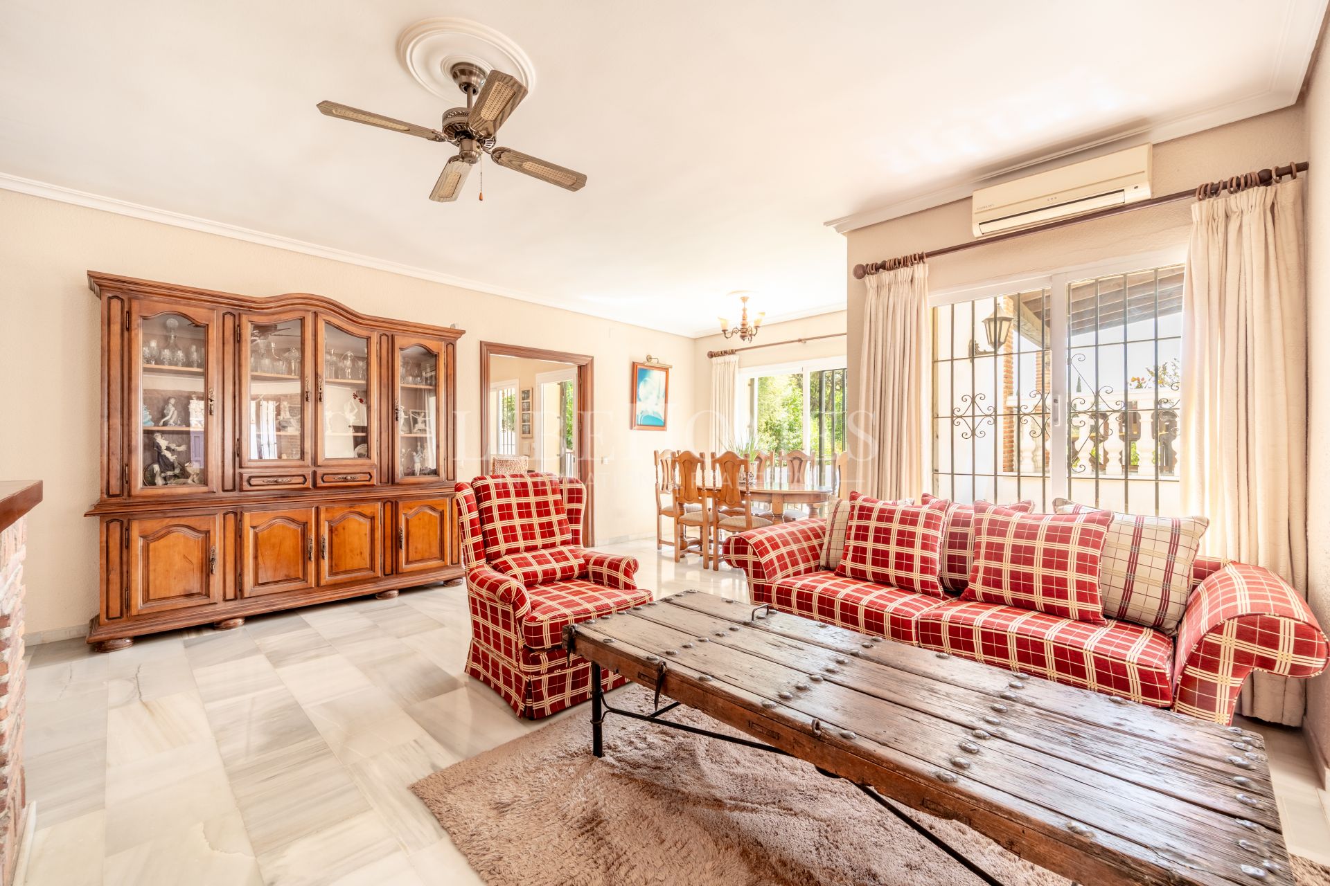 Beautiful Andalusian-style villa for sale in El Rosario, Marbella