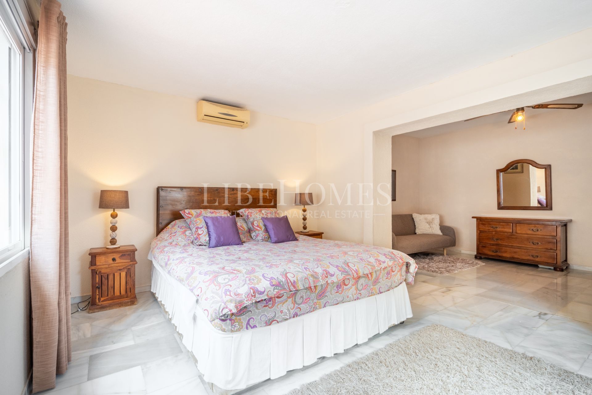 Beautiful Andalusian-style villa for sale in El Rosario, Marbella