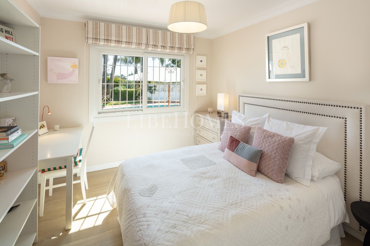 Andalusian single-story villa, panoramic views, El Rosario, Marbella