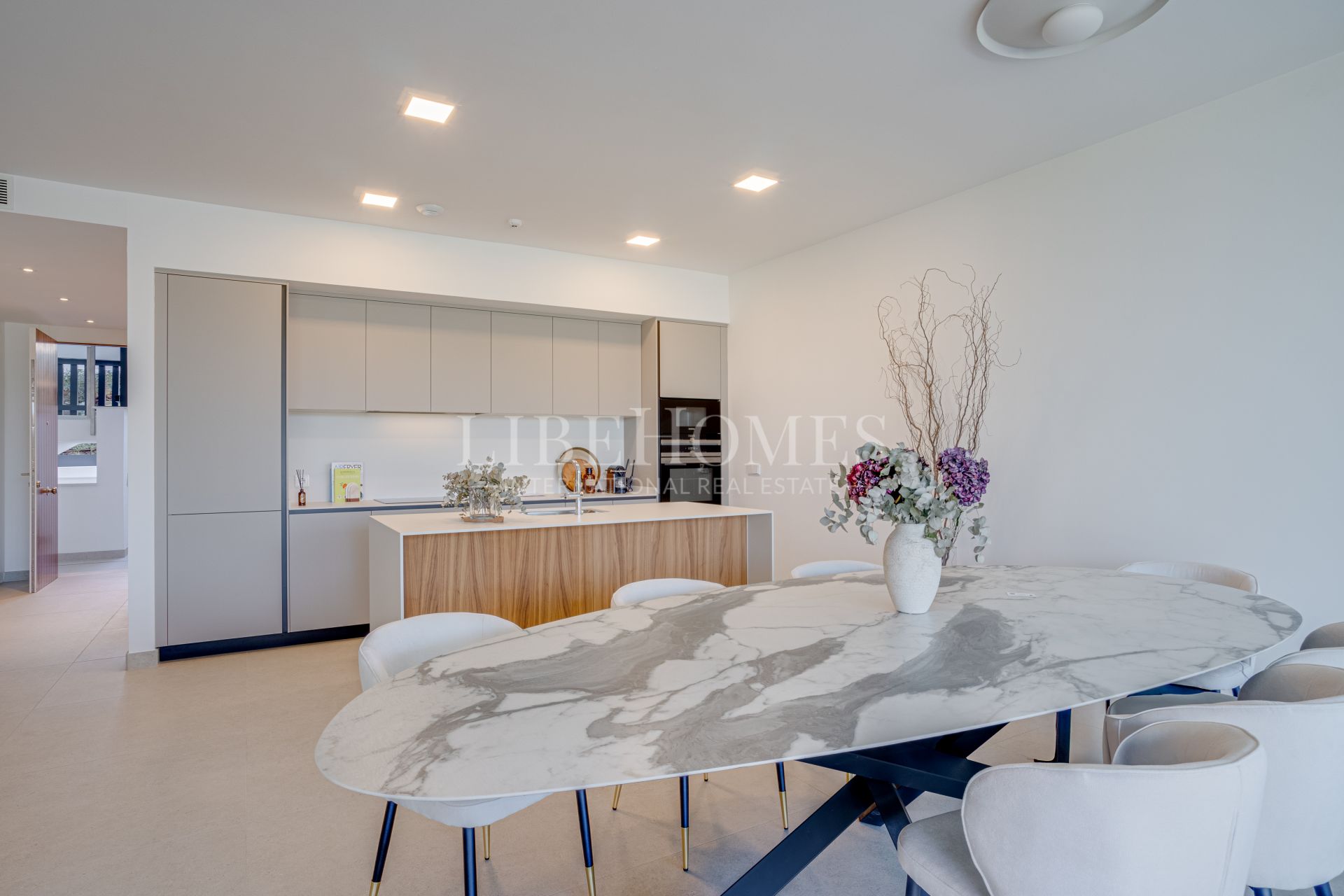 Apartment with sea views, residential complex in Cabopino, Marbella