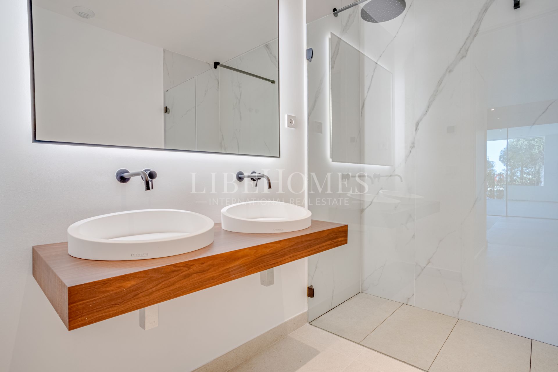 Apartment with sea views, residential complex in Cabopino, Marbella