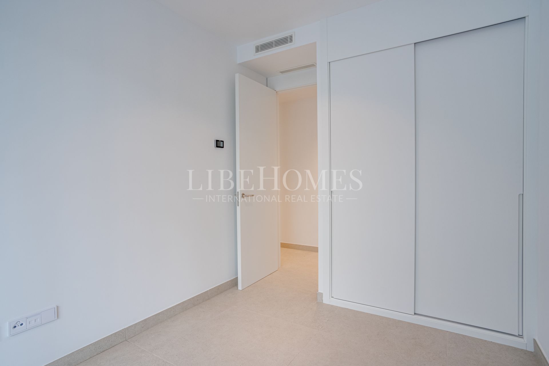 Apartment with sea views, residential complex in Cabopino, Marbella