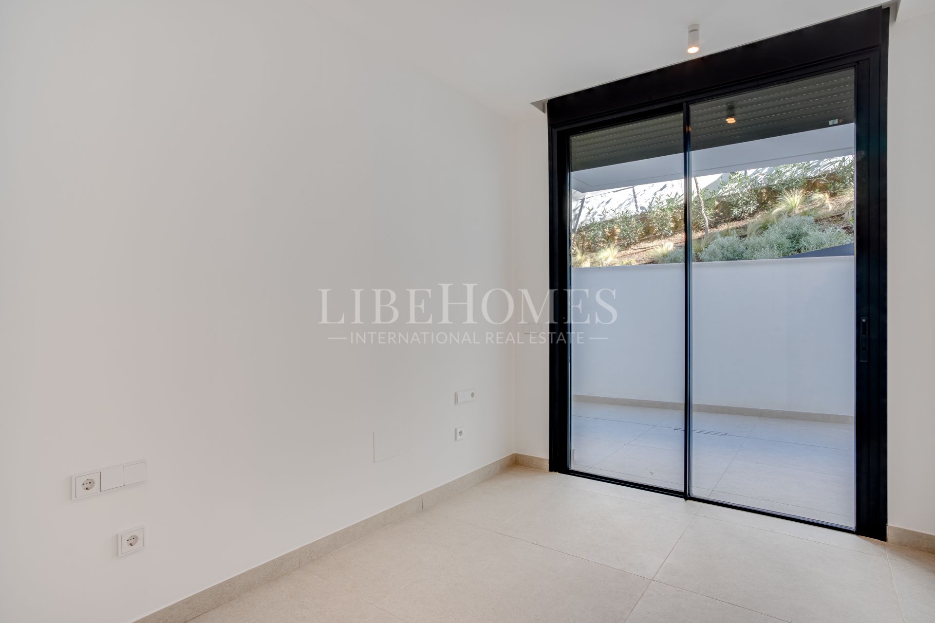 Apartment with sea views, residential complex in Cabopino, Marbella