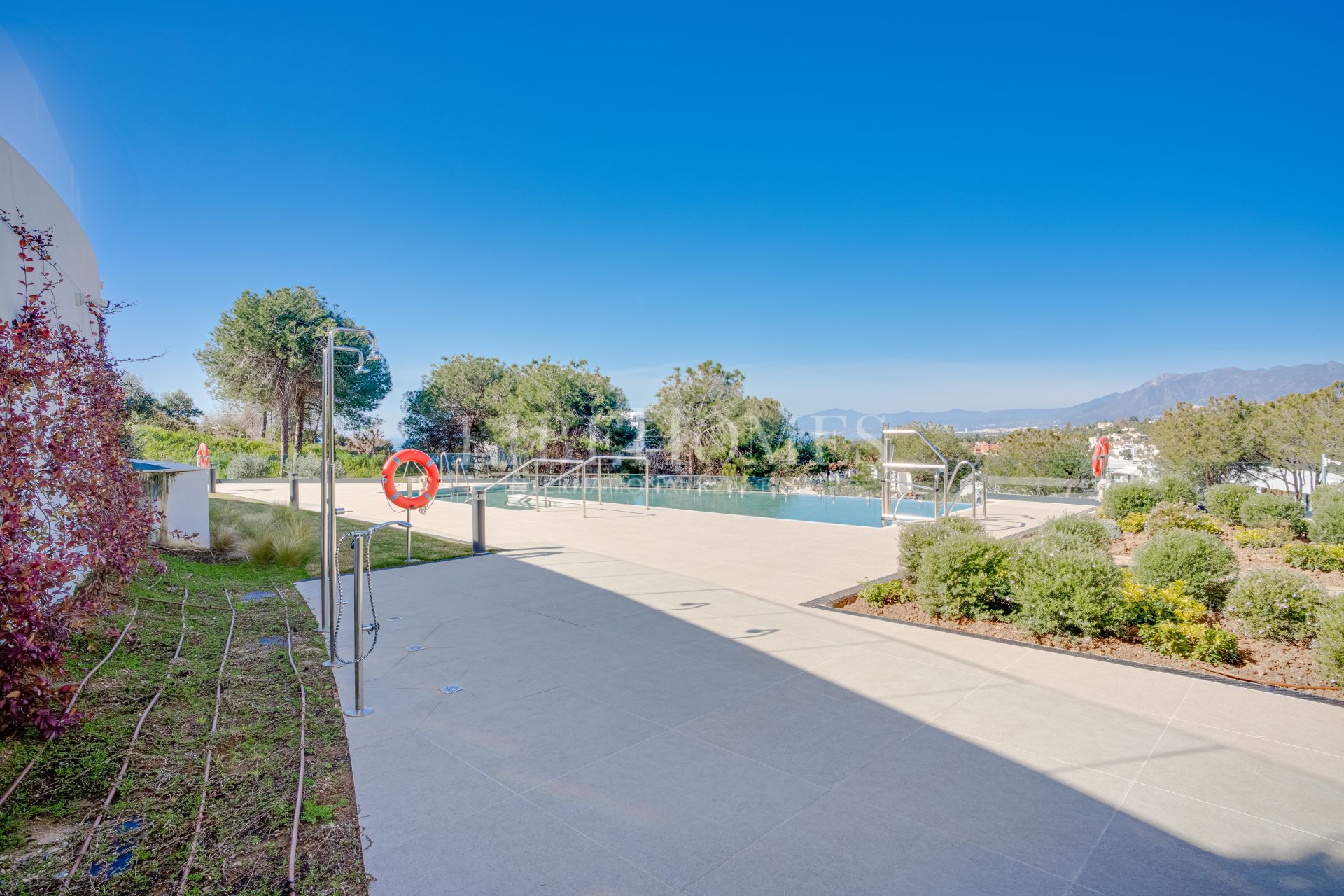 Apartment with sea views, residential complex in Cabopino, Marbella