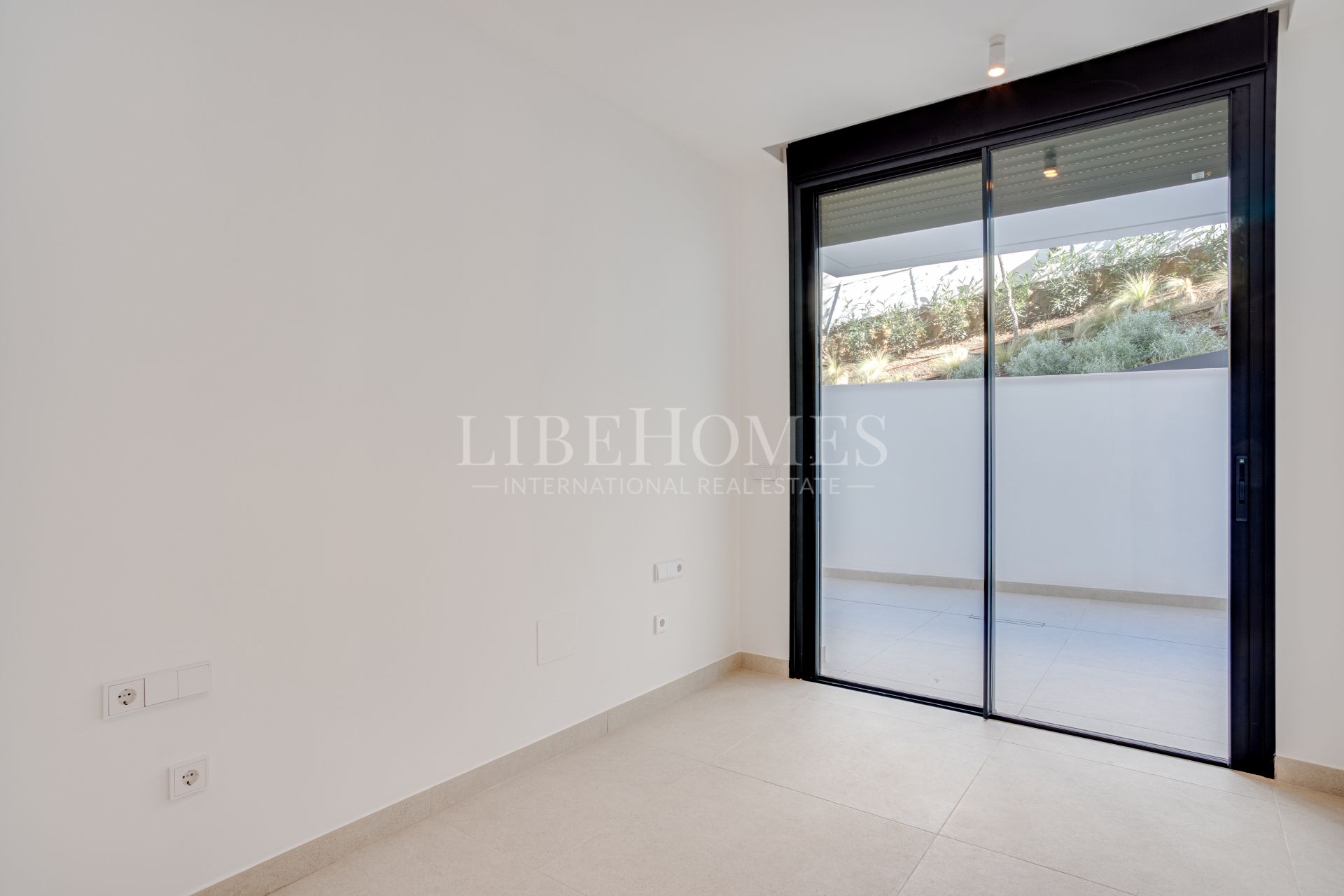 Apartment with sea views, residential complex in Cabopino, Marbella