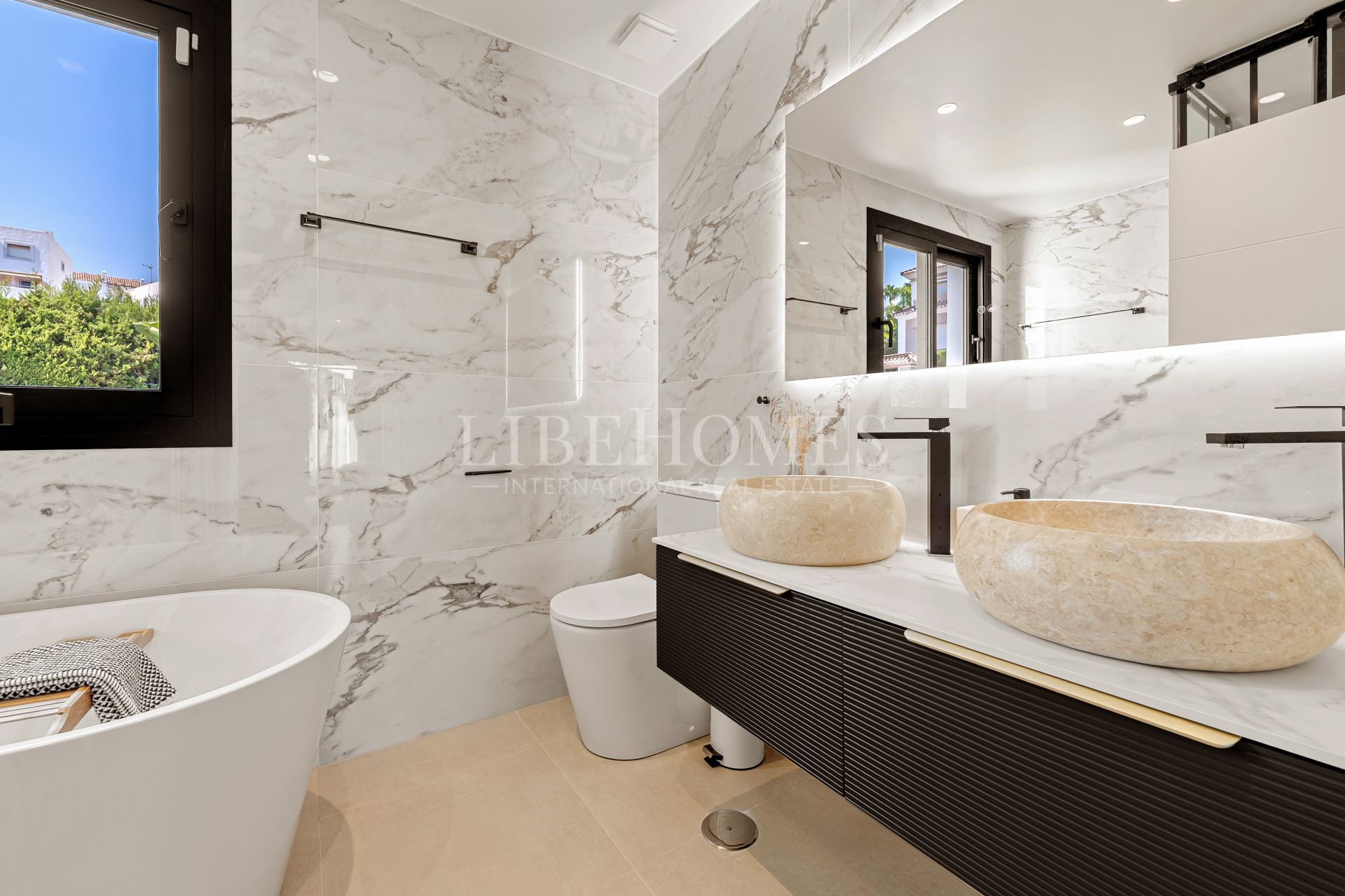 Вилла на продажу в Marbella Country Club, Новая Андалусия