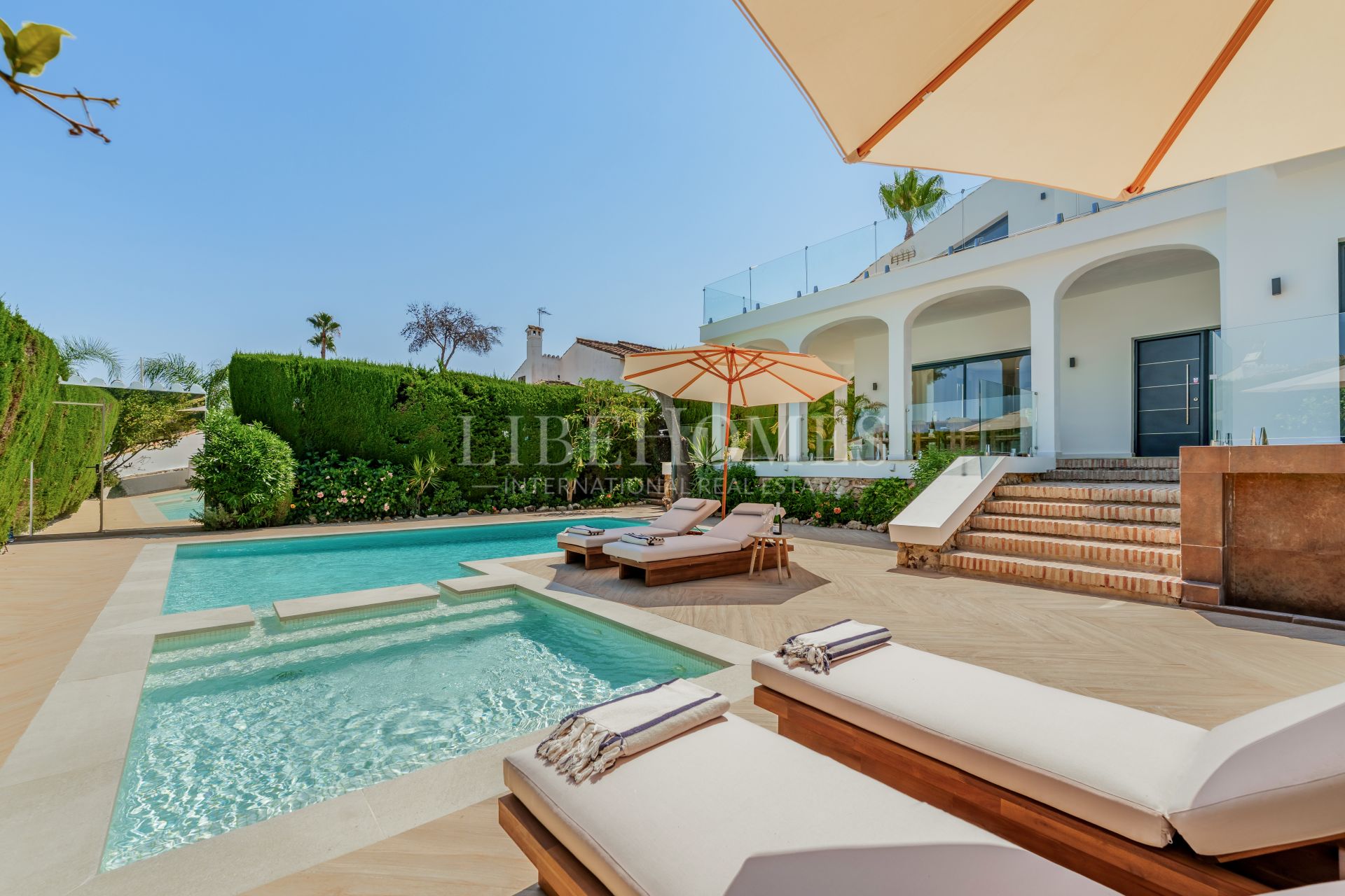 Вилла на продажу в Marbella Country Club, Новая Андалусия